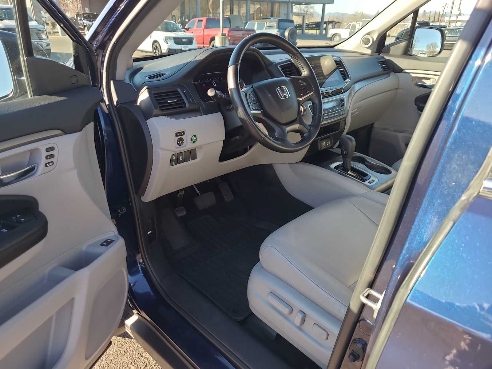 Thumbnail: 2020 Honda Pilot - 10