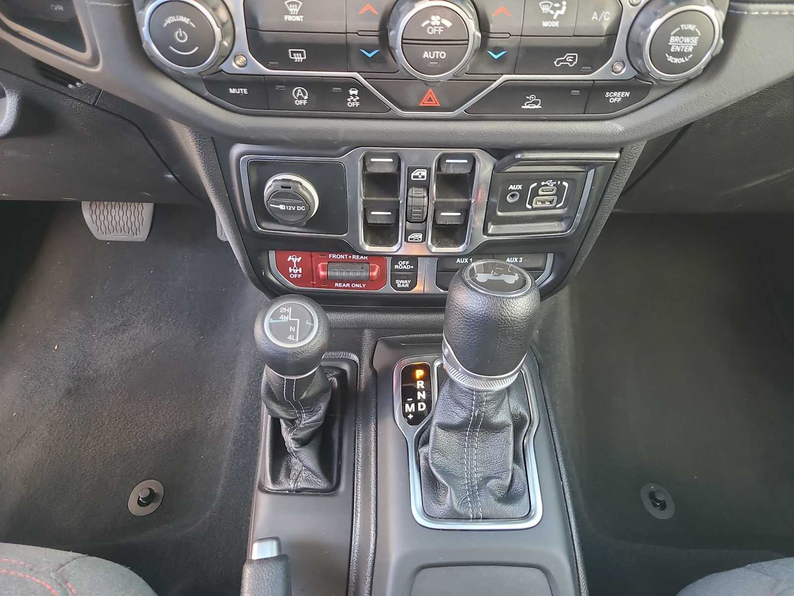 Thumbnail: 2024 Jeep Wrangler - 25