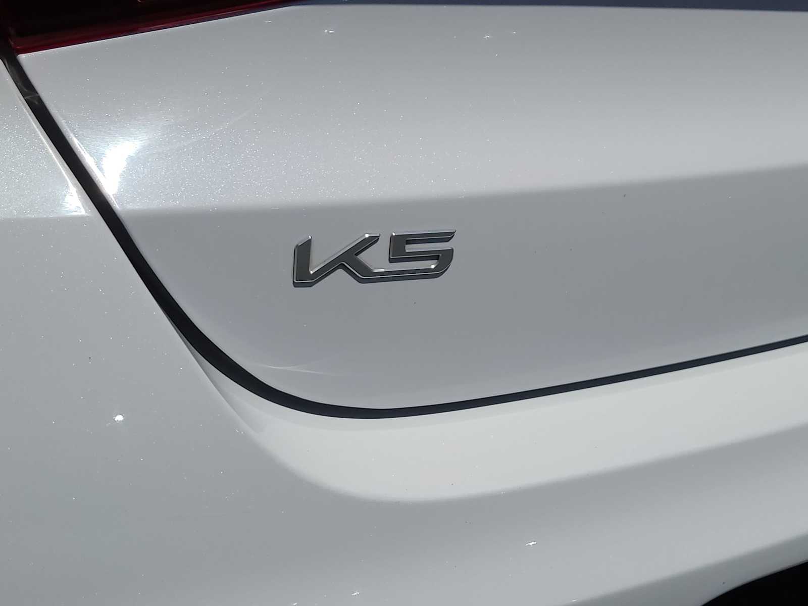Thumbnail: 2023 Kia K5 - 15