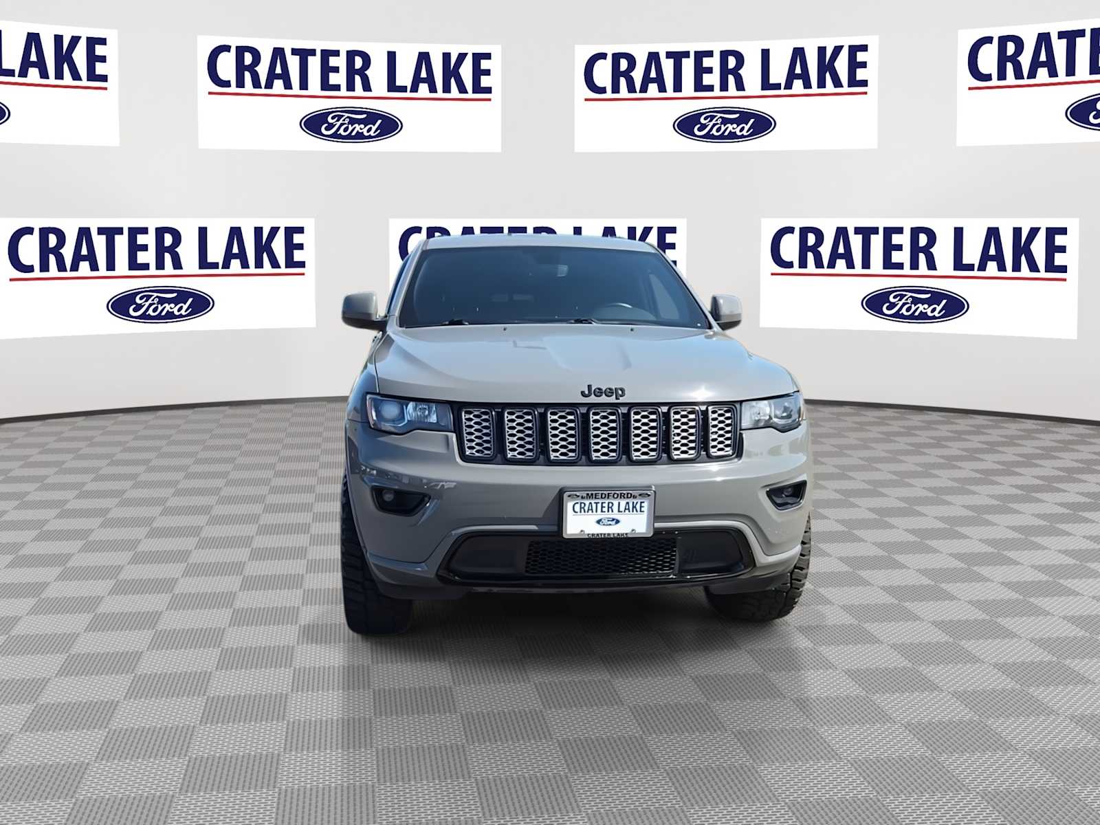 Thumbnail: 2019 Jeep Grand Cherokee - 3