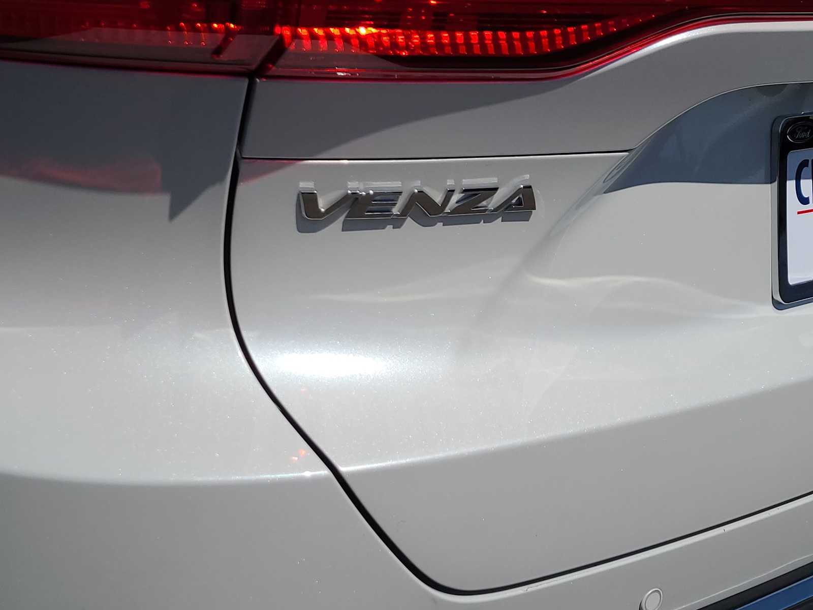 Thumbnail: 2023 Toyota Venza - 15