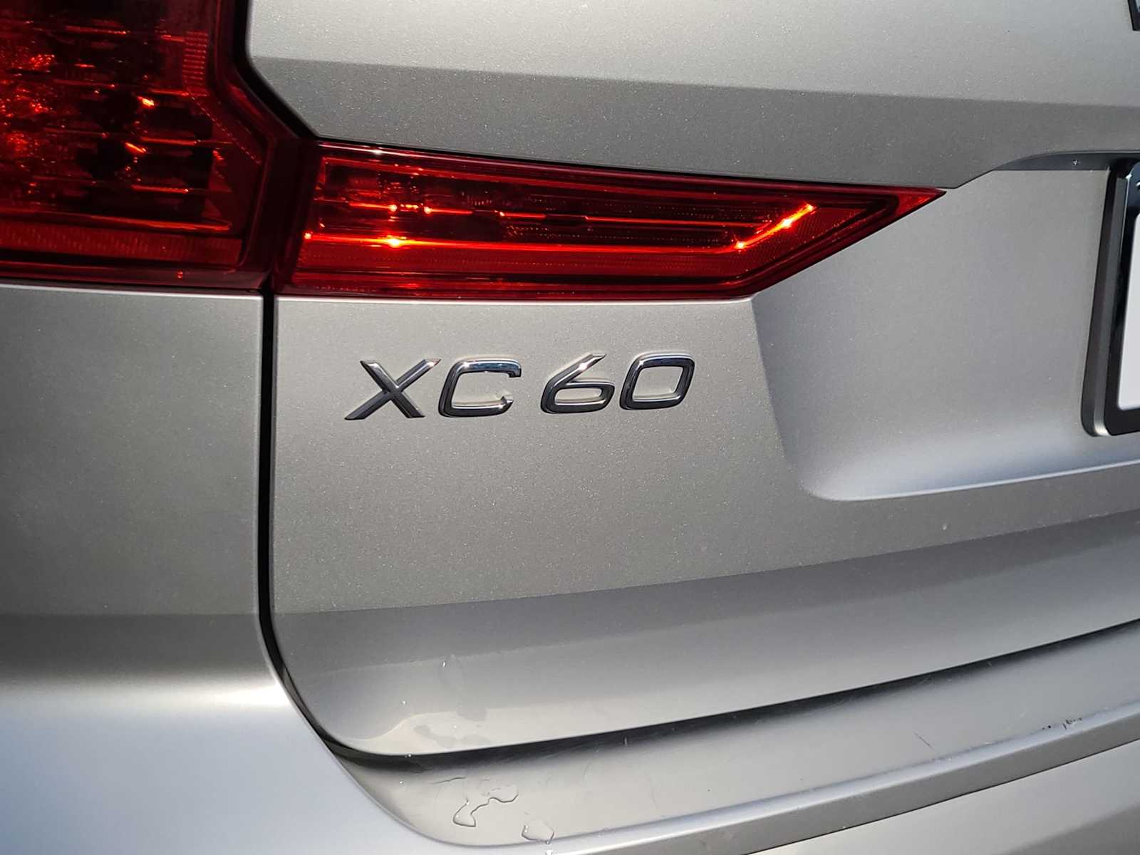 Thumbnail: 2018 Volvo XC60 - 15