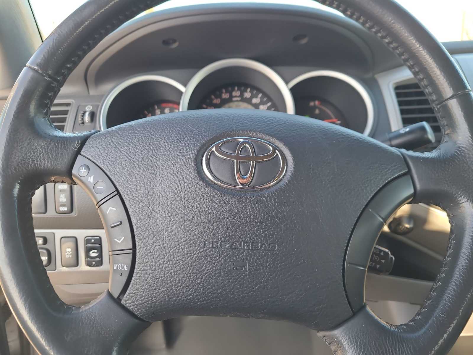 Thumbnail: 2011 Toyota Tacoma - 23