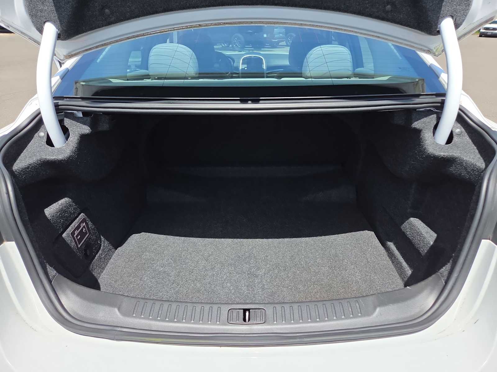 Thumbnail: 2015 Chevrolet Malibu - 27