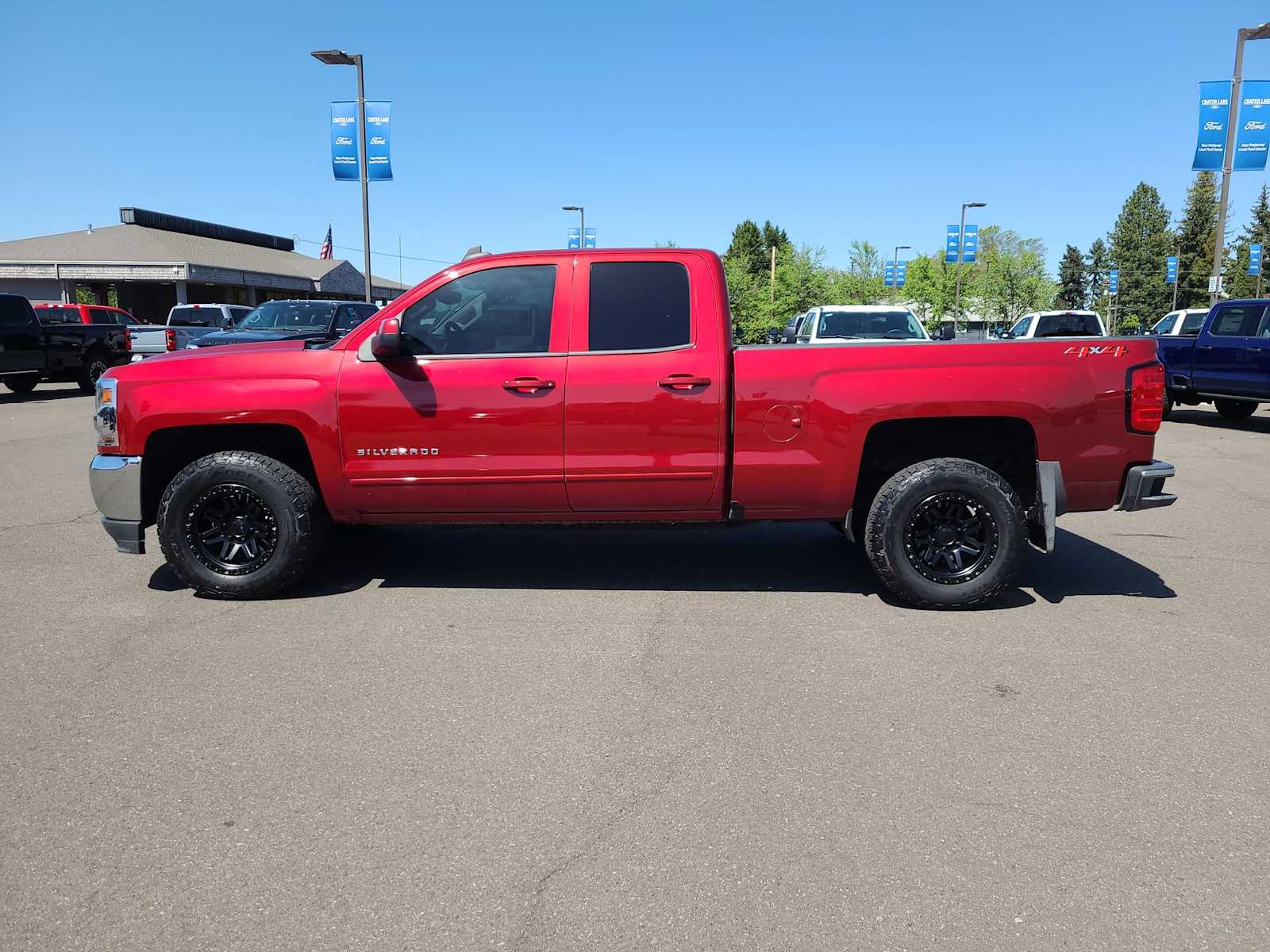 Thumbnail: 2018 Chevrolet Silverado 1500 - 11