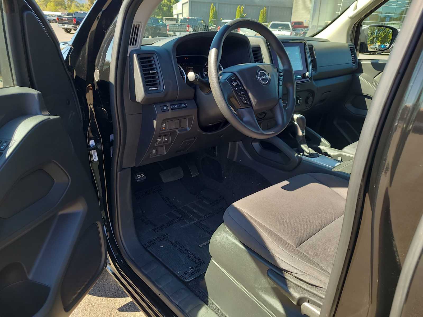 Thumbnail: 2022 Nissan Frontier - 10