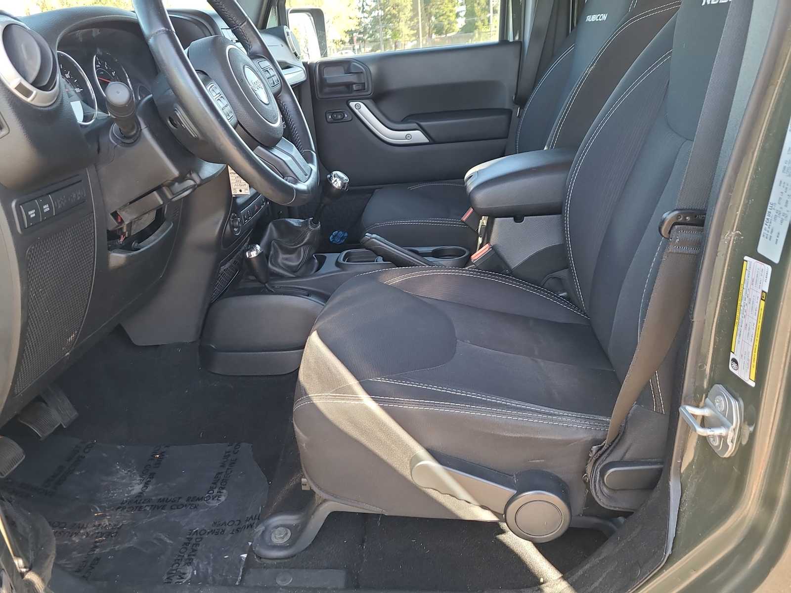 Thumbnail: 2015 Jeep Wrangler - 19