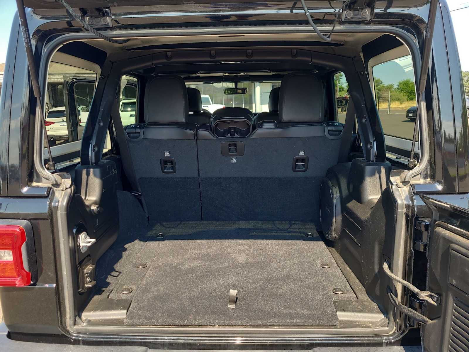 Thumbnail: 2020 Jeep Wrangler - 27