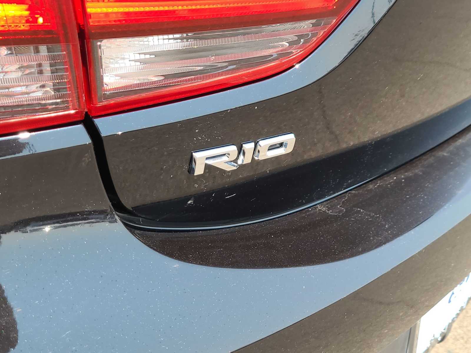 Thumbnail: 2020 Kia Rio - 15