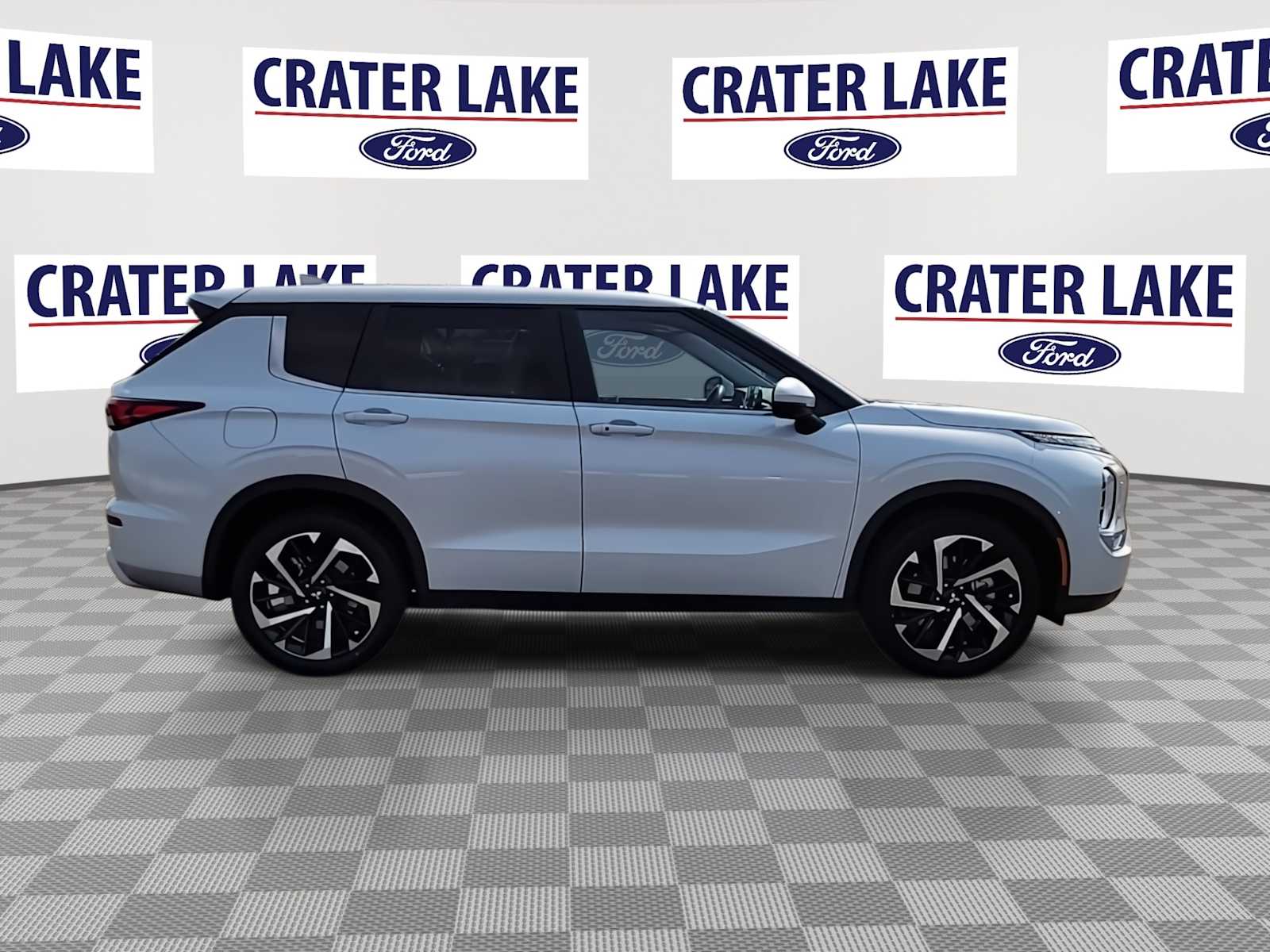 Thumbnail: 2024 Mitsubishi Outlander - 9