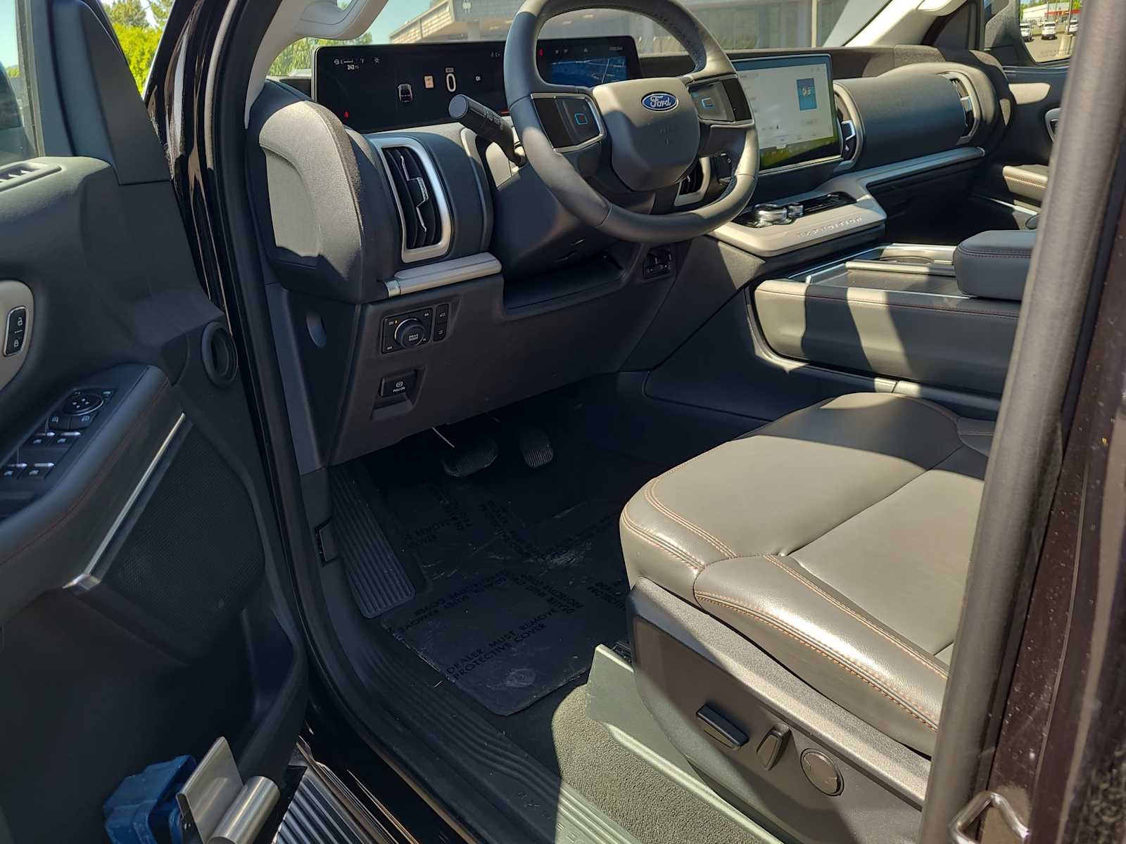 Thumbnail: 2025 Ford Expedition - 10