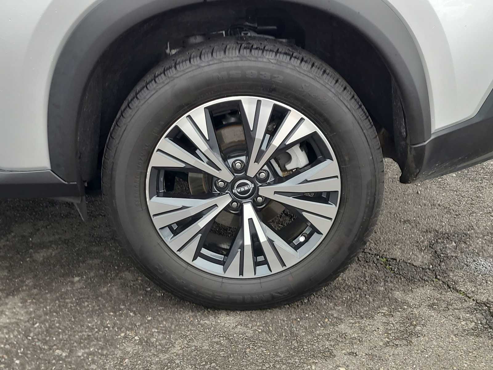 Thumbnail: 2023 Nissan Rogue - 16