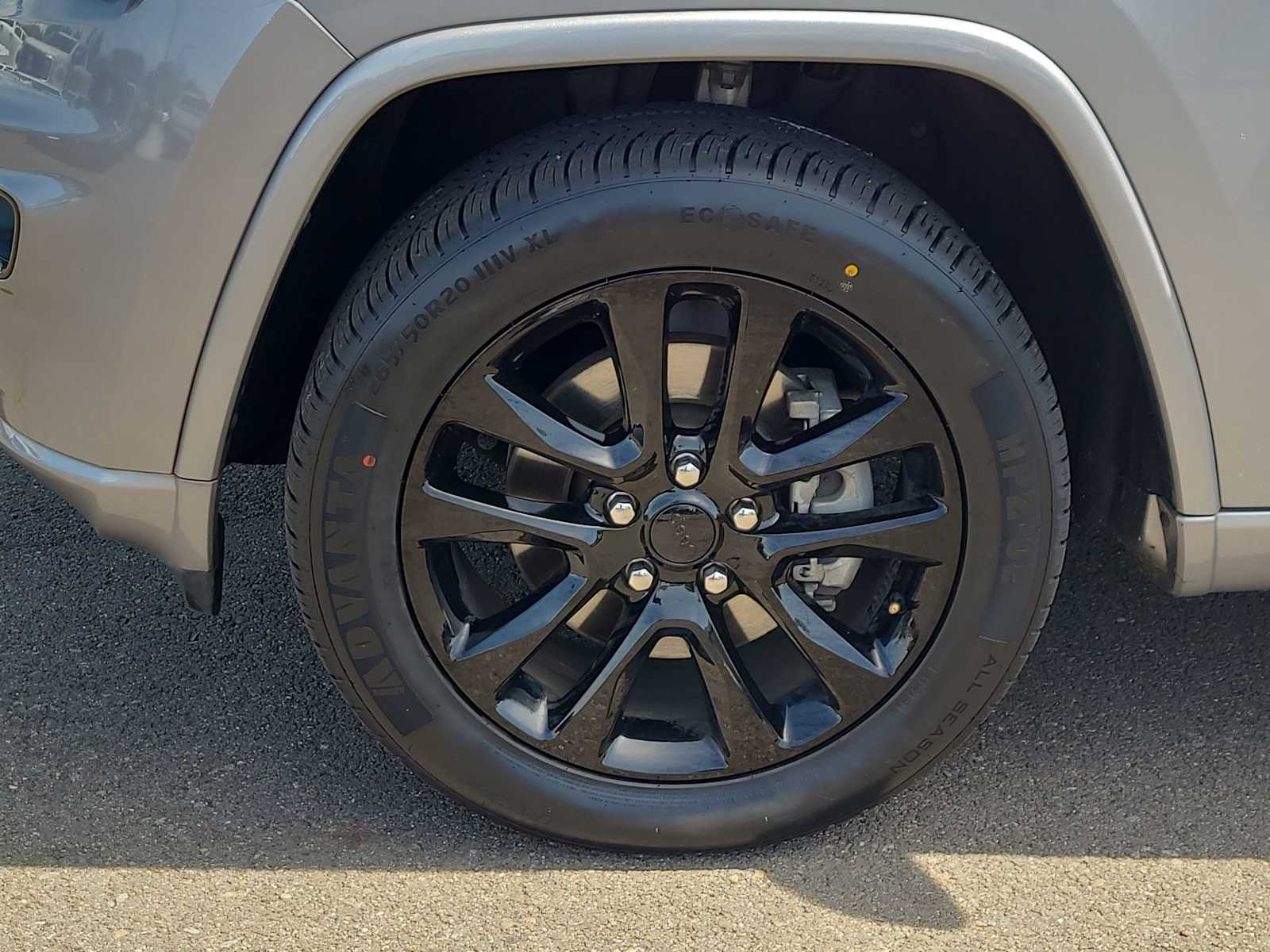 Thumbnail: 2021 Jeep Grand Cherokee - 16