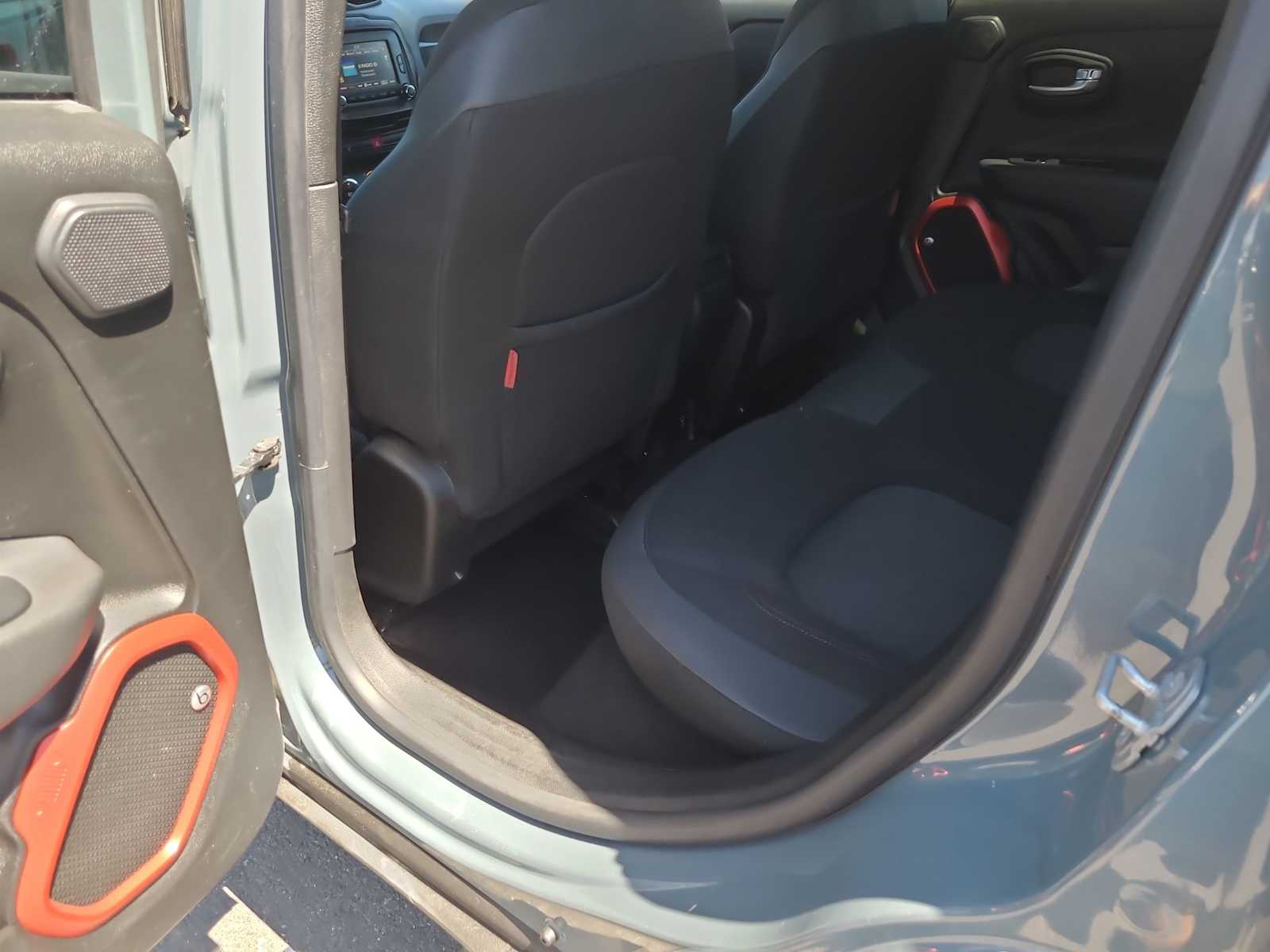 Thumbnail: 2017 Jeep Renegade - 20