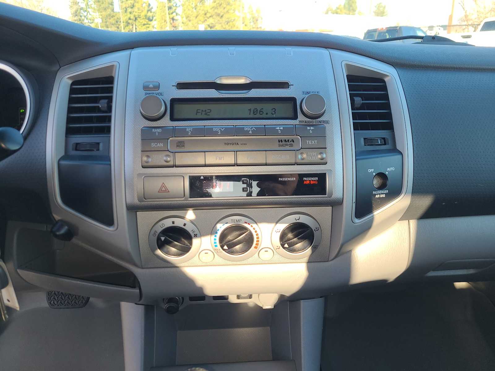 Thumbnail: 2011 Toyota Tacoma - 24