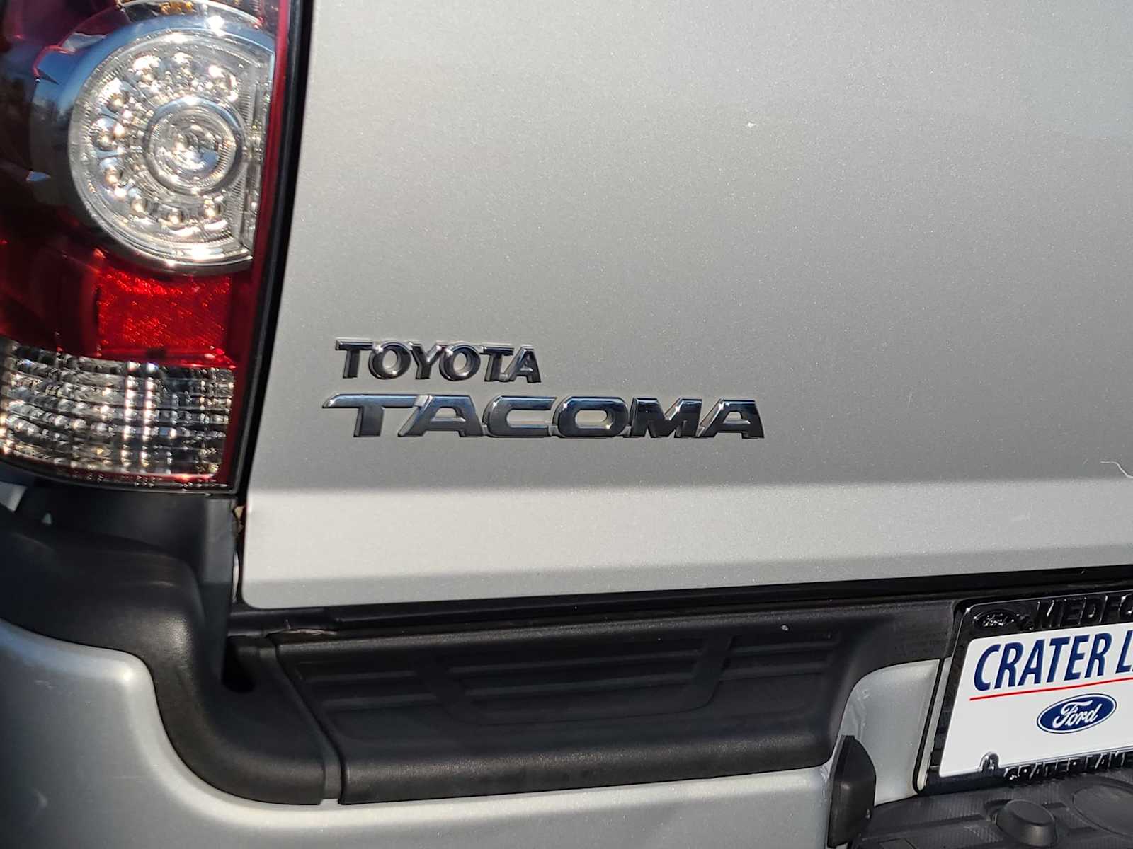 Thumbnail: 2011 Toyota Tacoma - 15