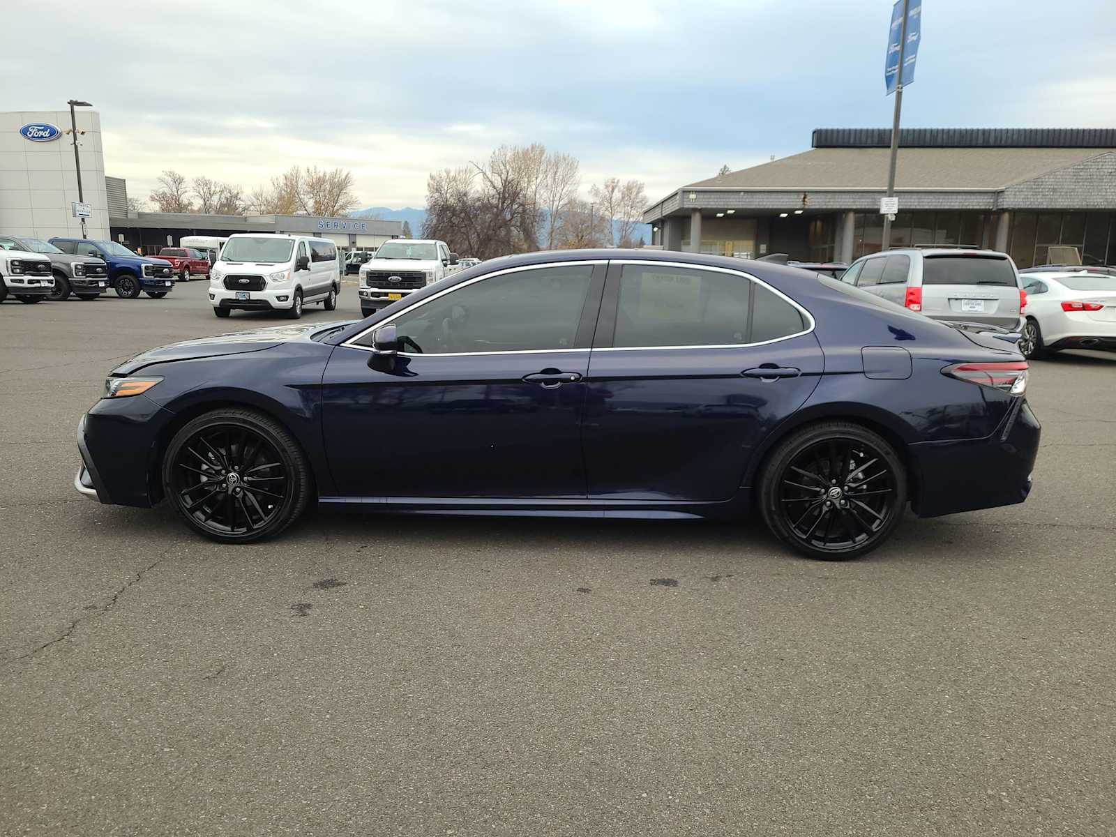 Thumbnail: 2022 Toyota Camry - 11