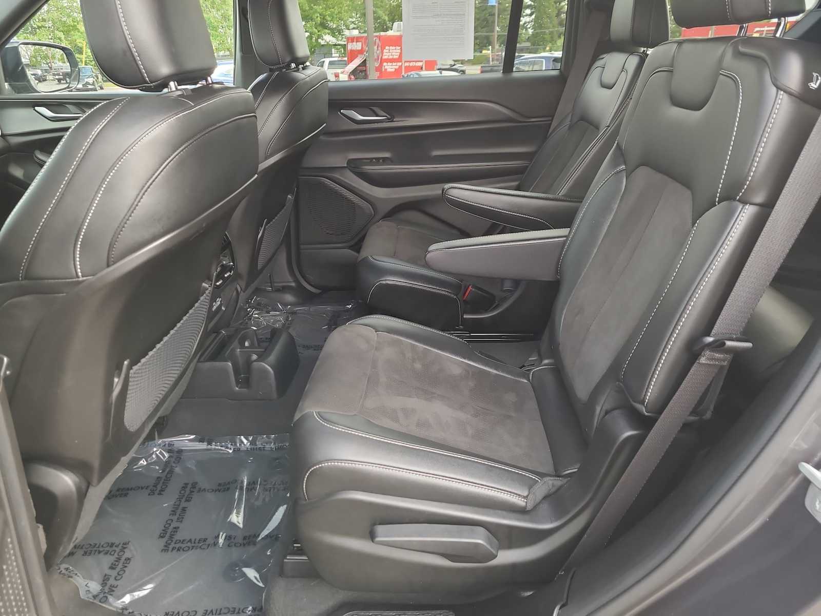 Thumbnail: 2023 Jeep Grand Cherokee - 21