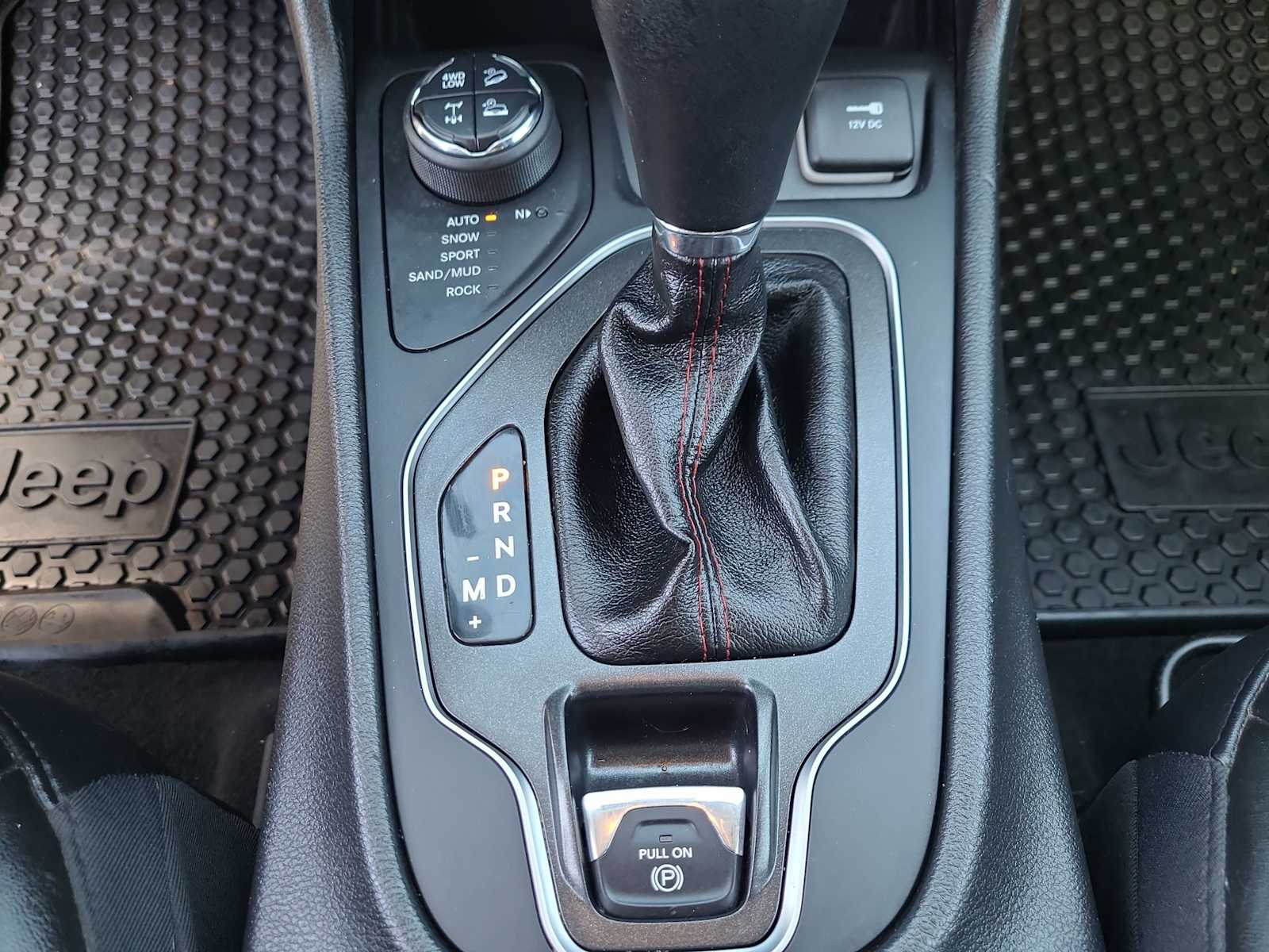 Thumbnail: 2020 Jeep Cherokee - 25