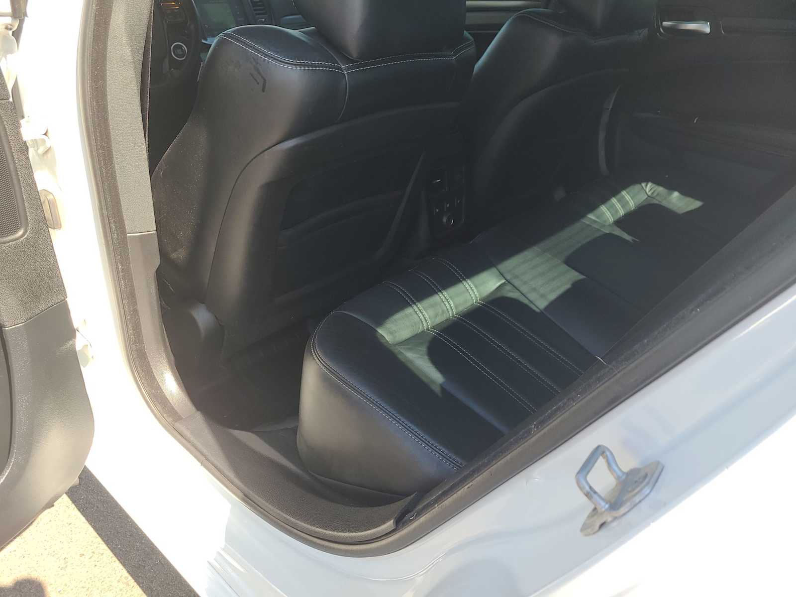 2014 Chrysler 300 S 20