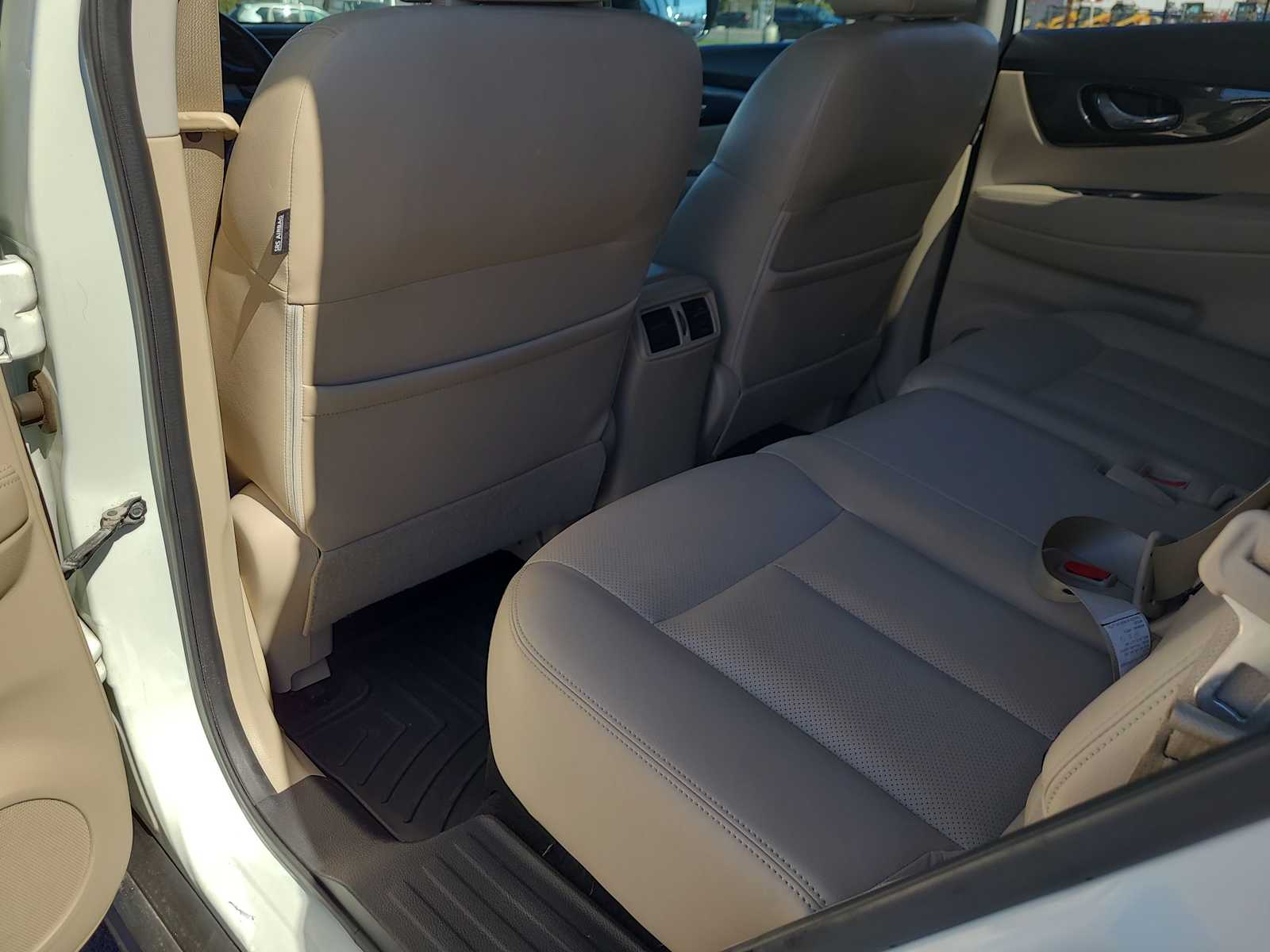 Thumbnail: 2017 Nissan Rogue - 20