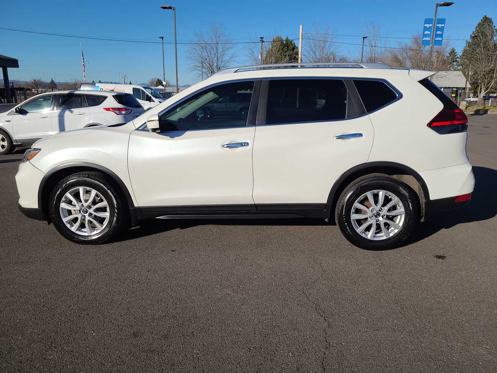 Thumbnail: 2017 Nissan Rogue - 11