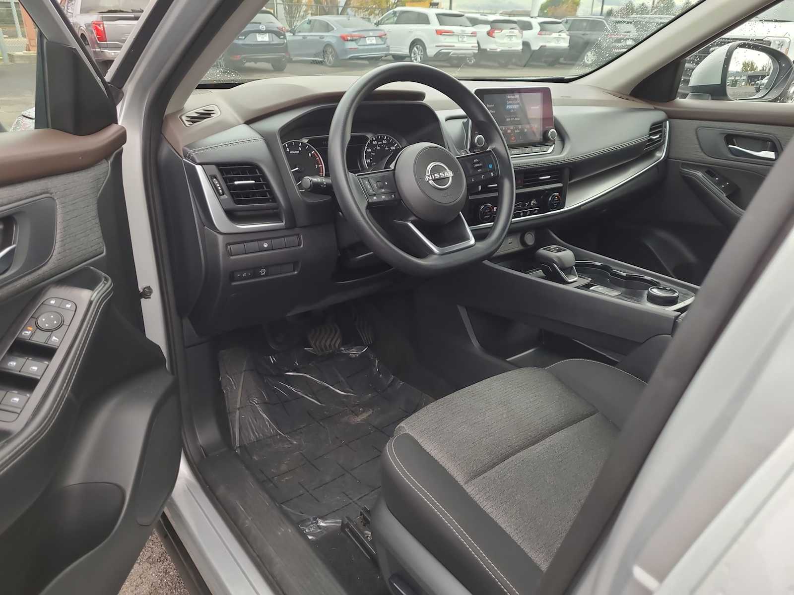 Thumbnail: 2023 Nissan Rogue - 10