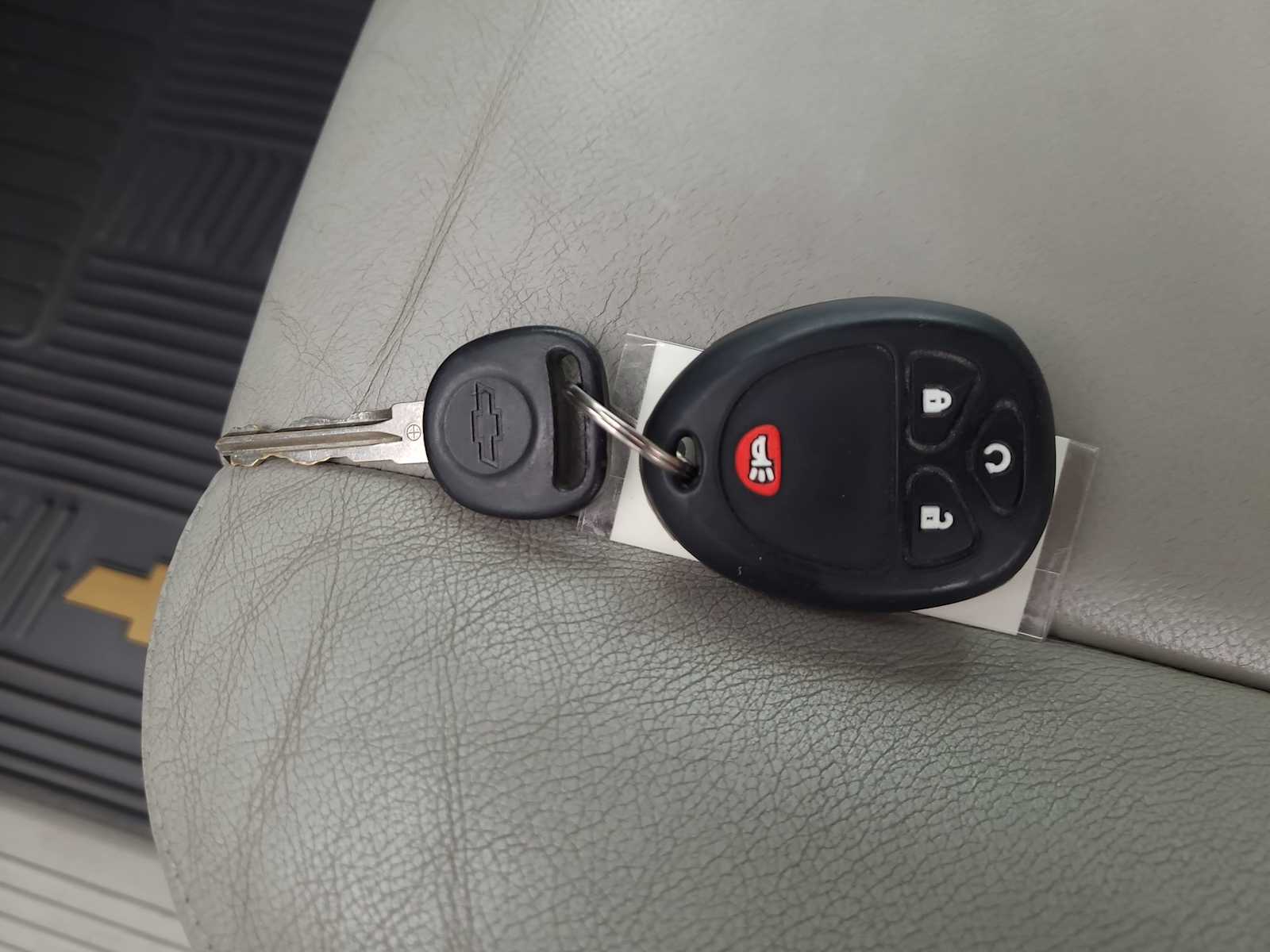 Thumbnail: 2010 Chevrolet Avalanche 1500 - 28