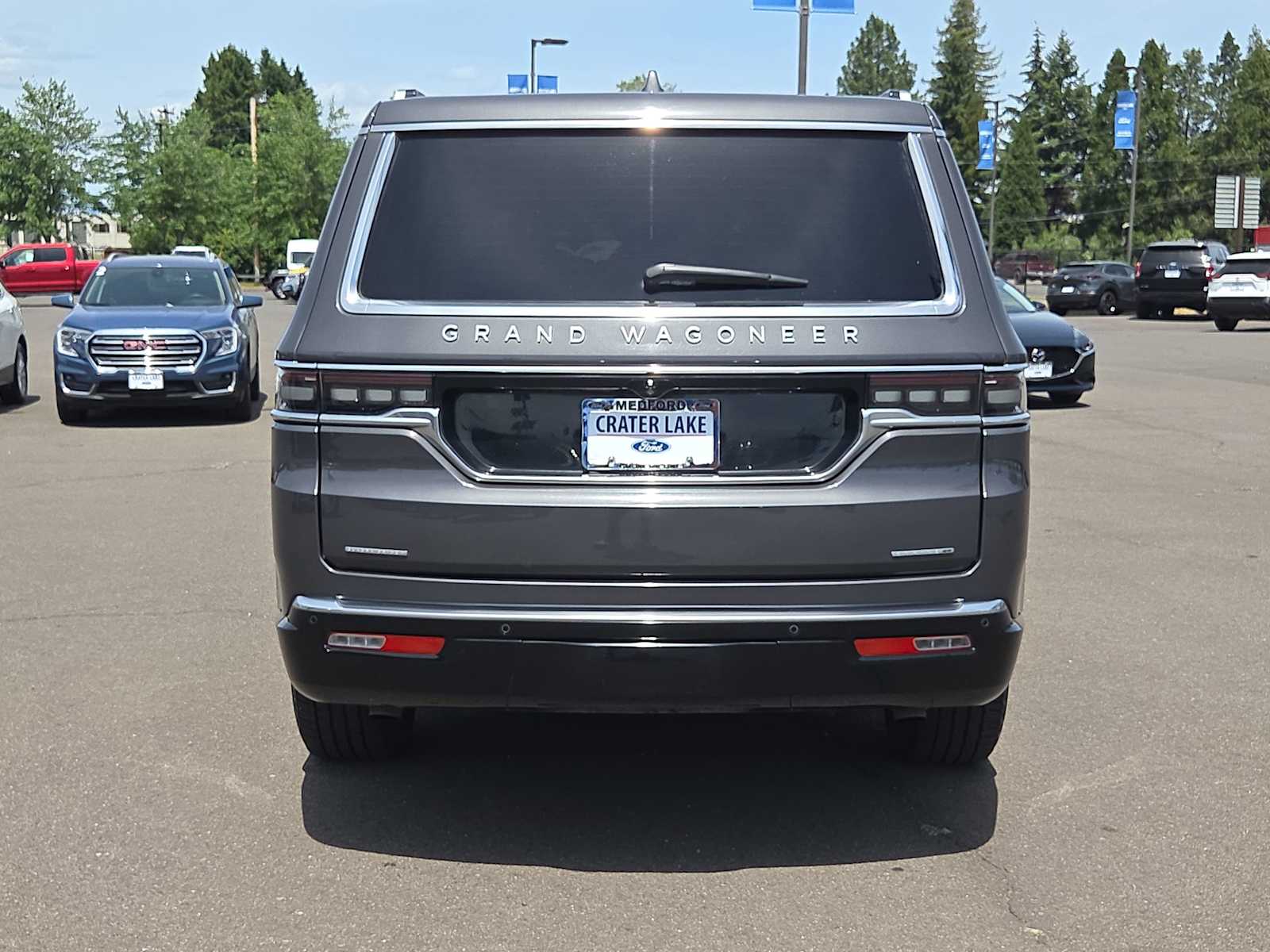 Thumbnail: 2022 Jeep Grand Wagoneer - 13