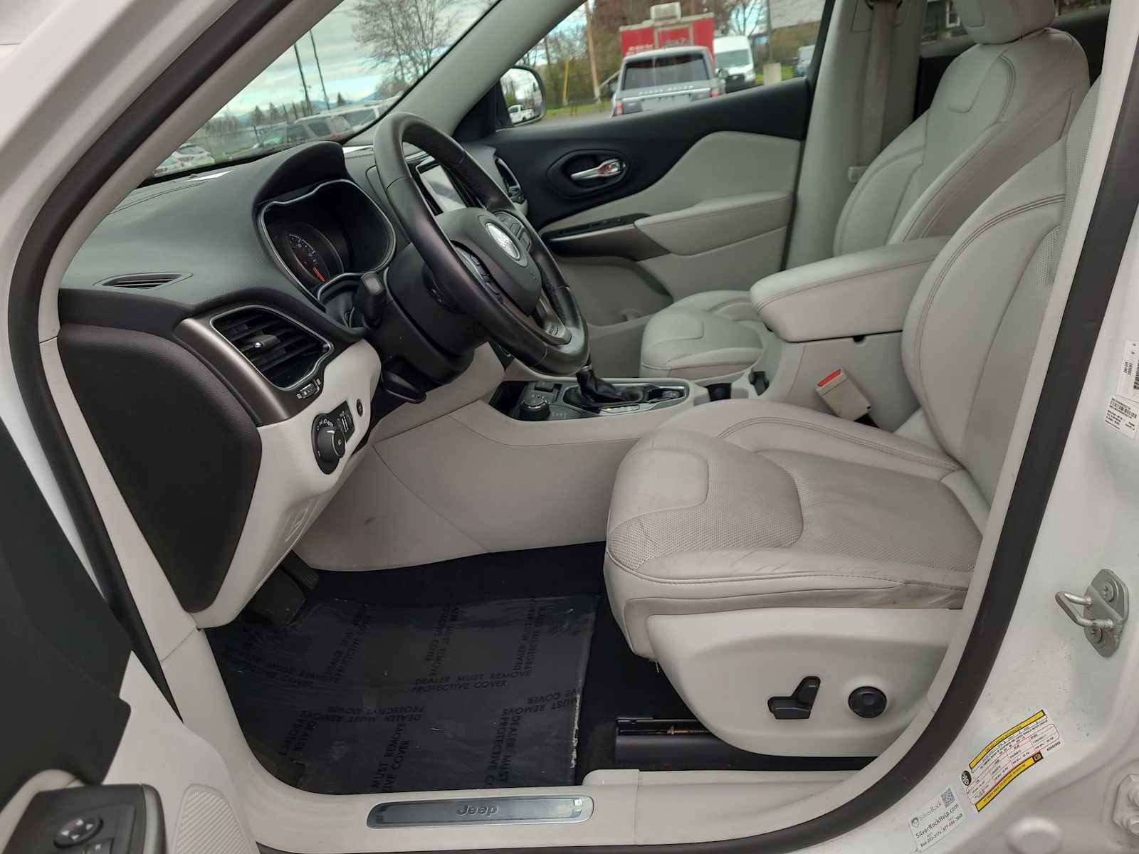 Thumbnail: 2019 Jeep Cherokee - 19