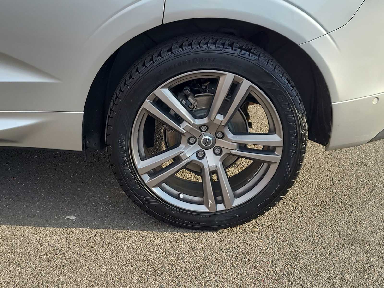 Thumbnail: 2018 Volvo XC60 - 16