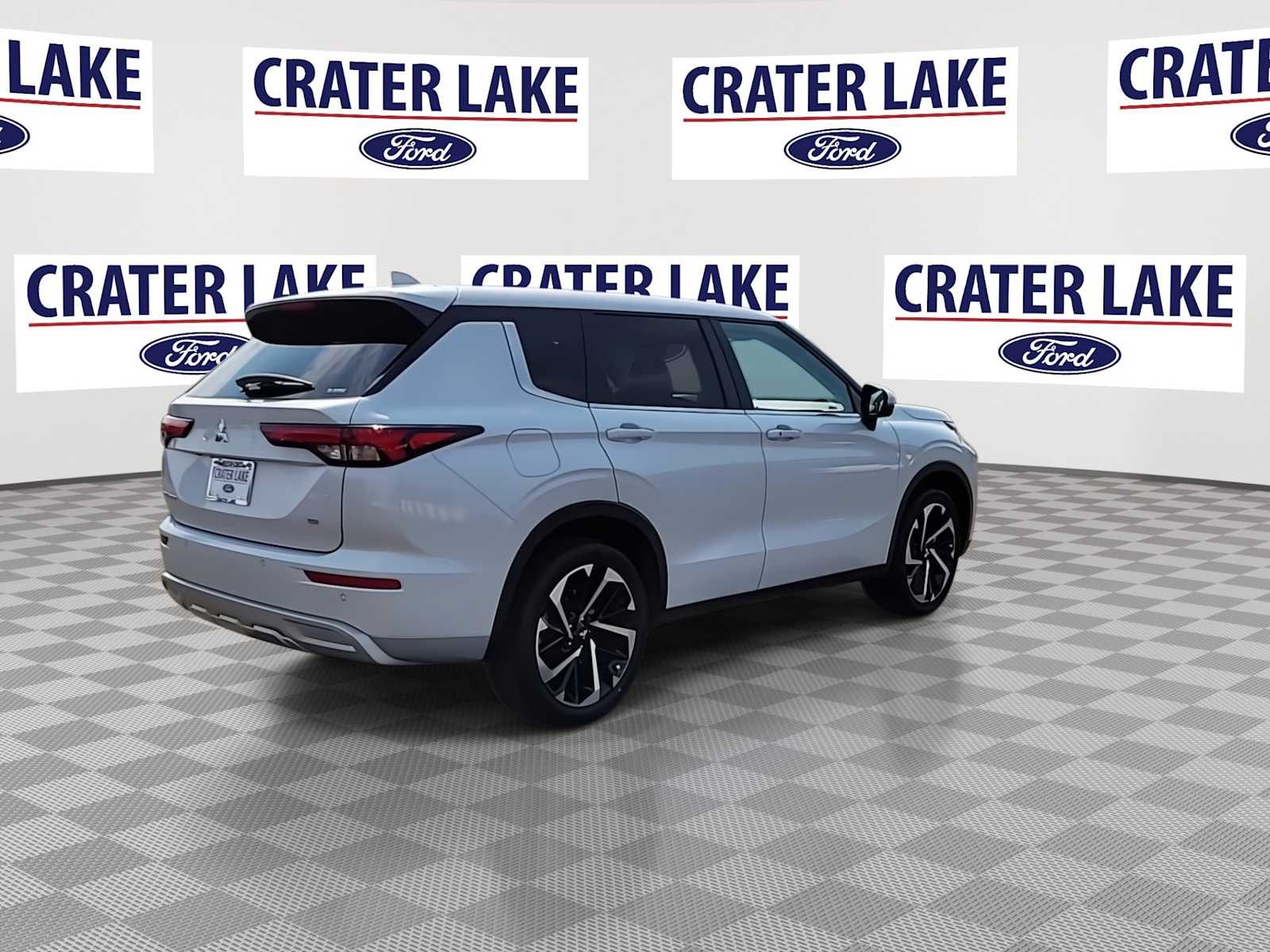 Thumbnail: 2024 Mitsubishi Outlander - 8