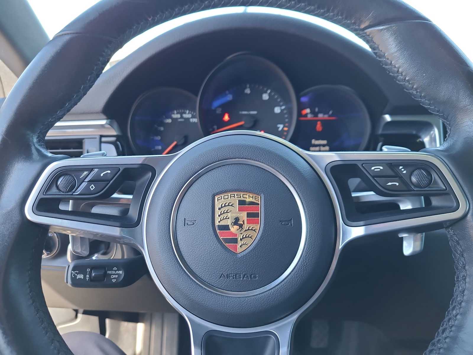 Thumbnail: 2021 Porsche Macan - 23