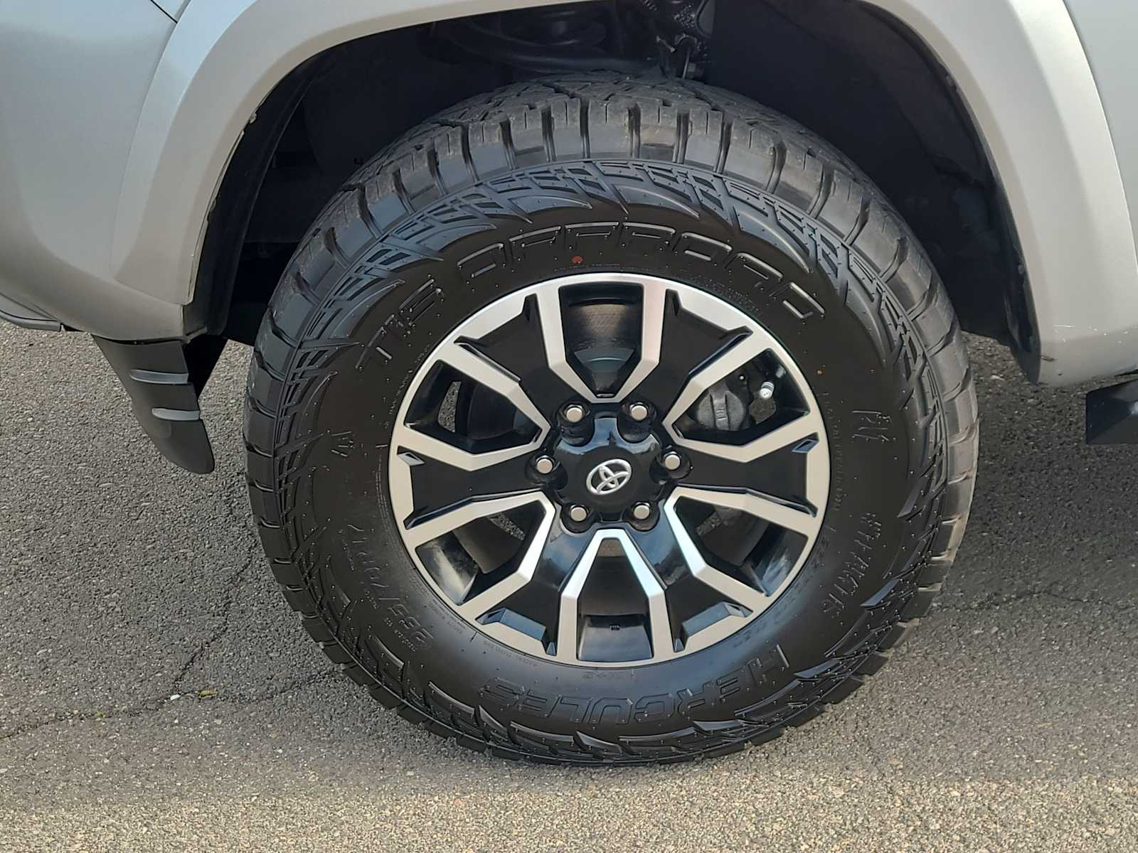 Thumbnail: 2022 Toyota Tacoma - 16