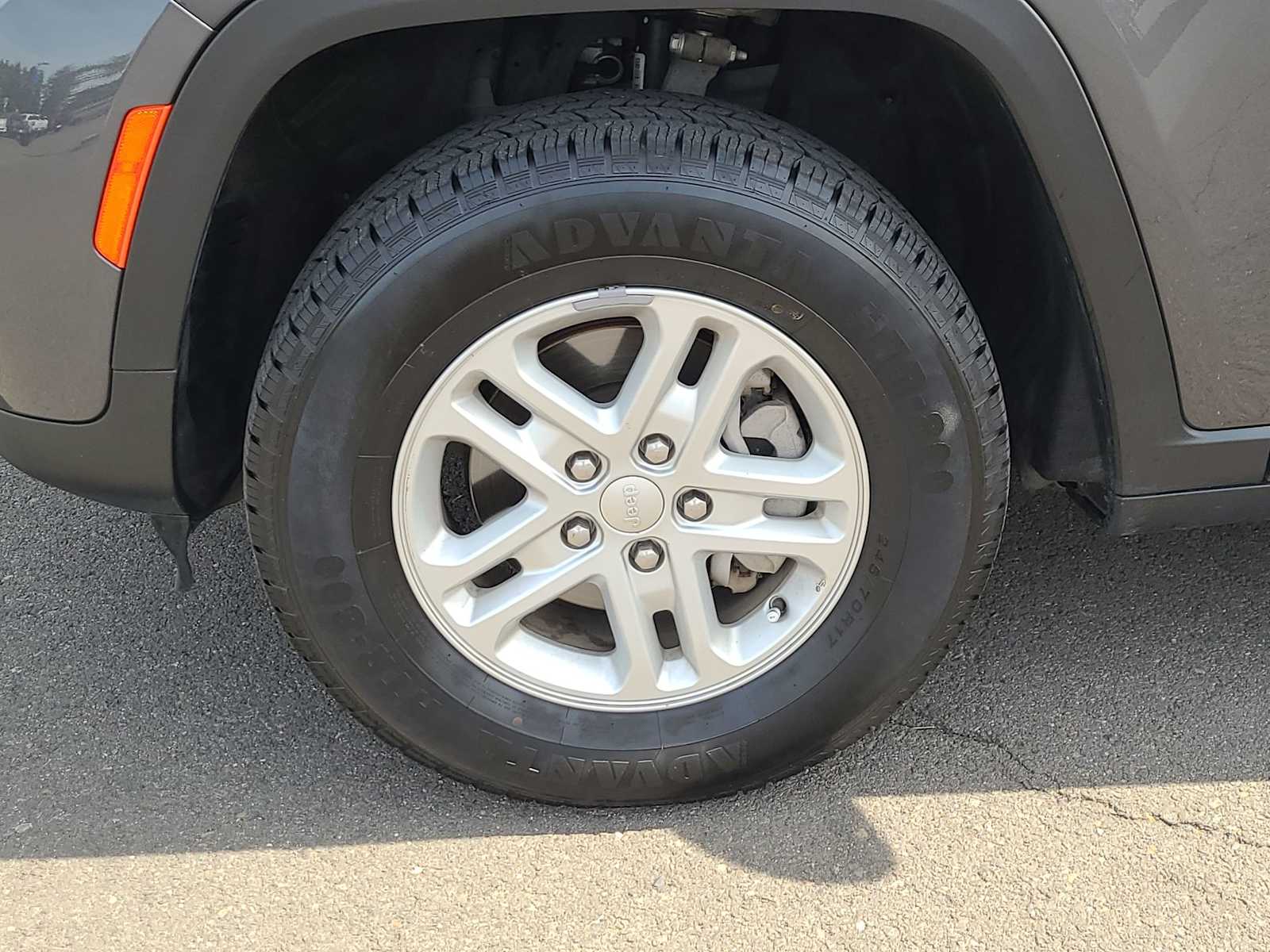 Thumbnail: 2023 Jeep Grand Cherokee - 16