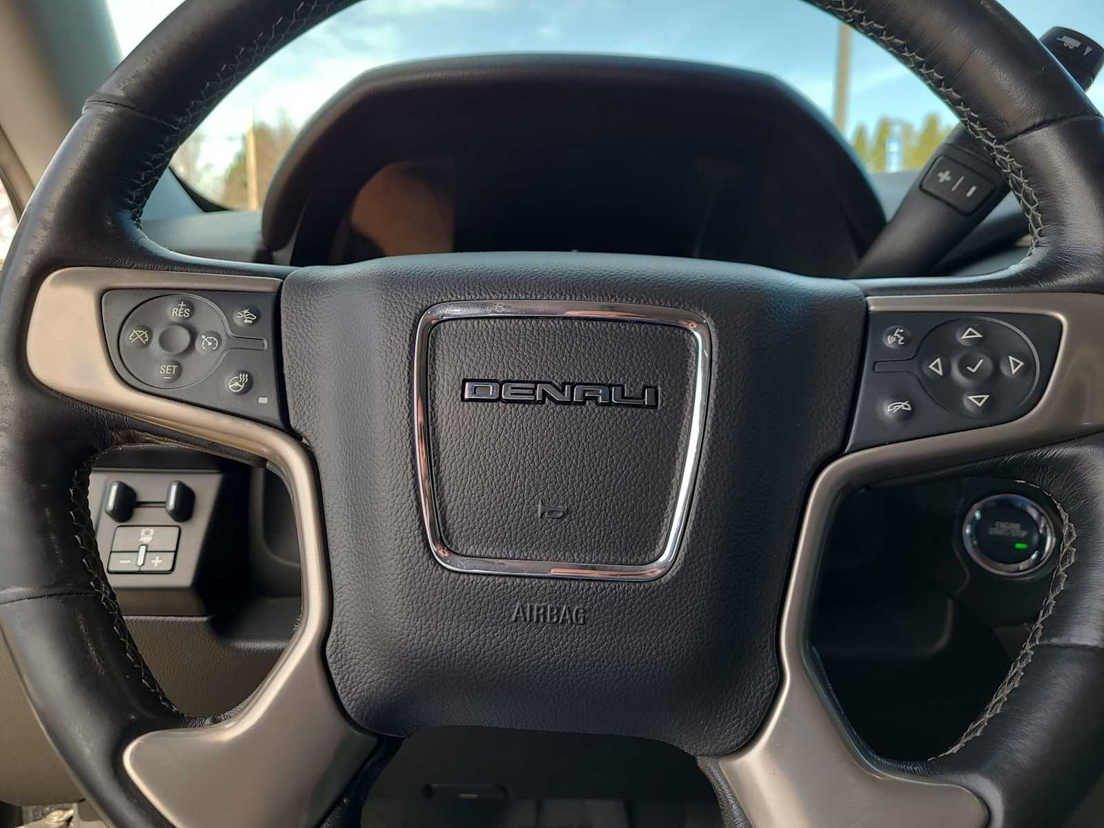 Thumbnail: 2020 GMC Yukon - 23