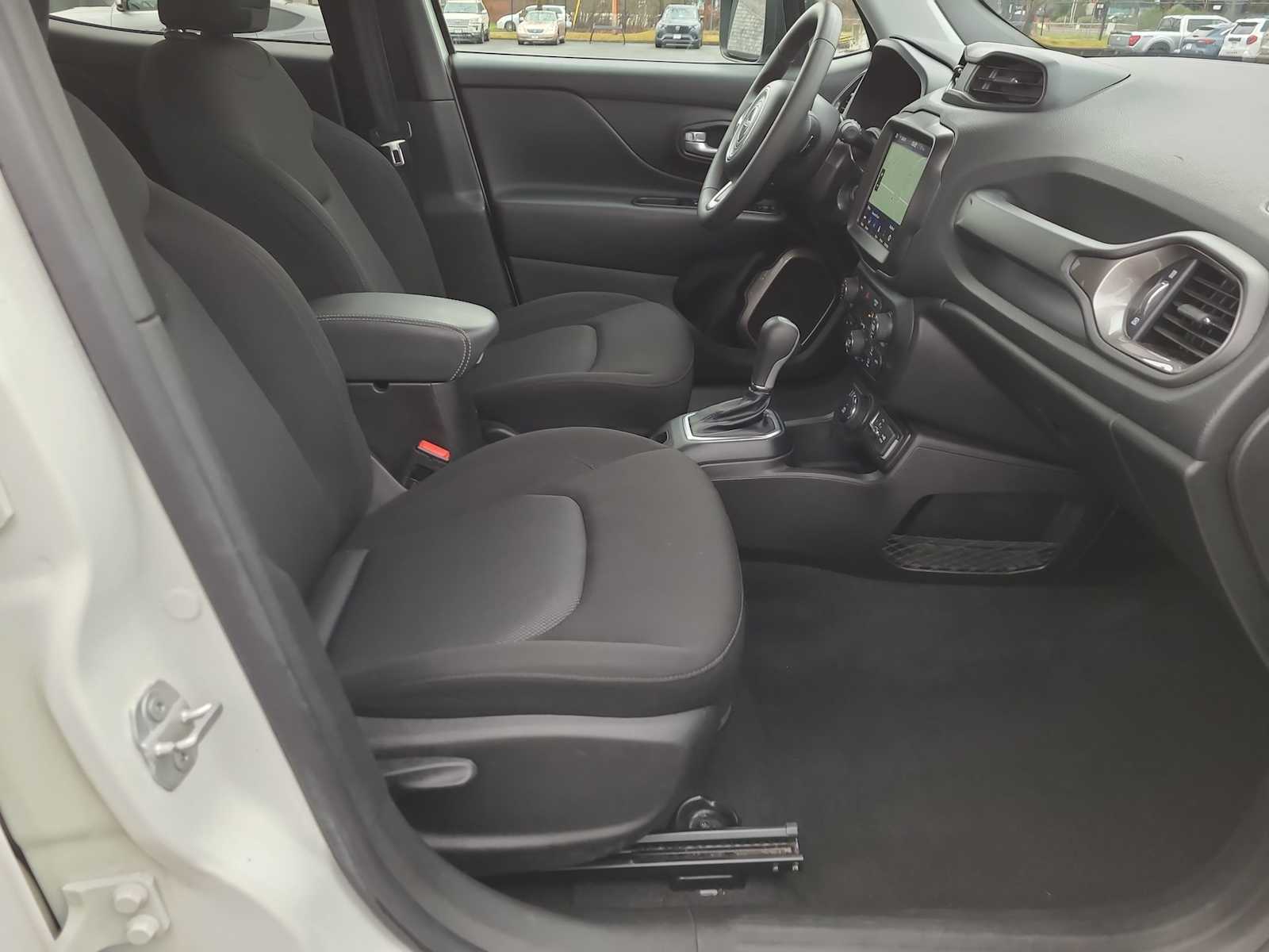 Thumbnail: 2023 Jeep Renegade - 22