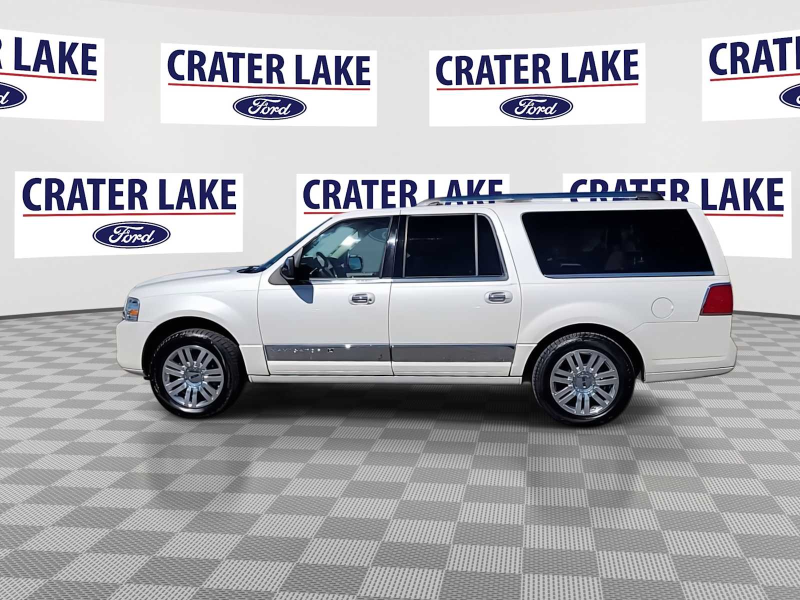 Thumbnail: 2011 Lincoln Navigator L - 5