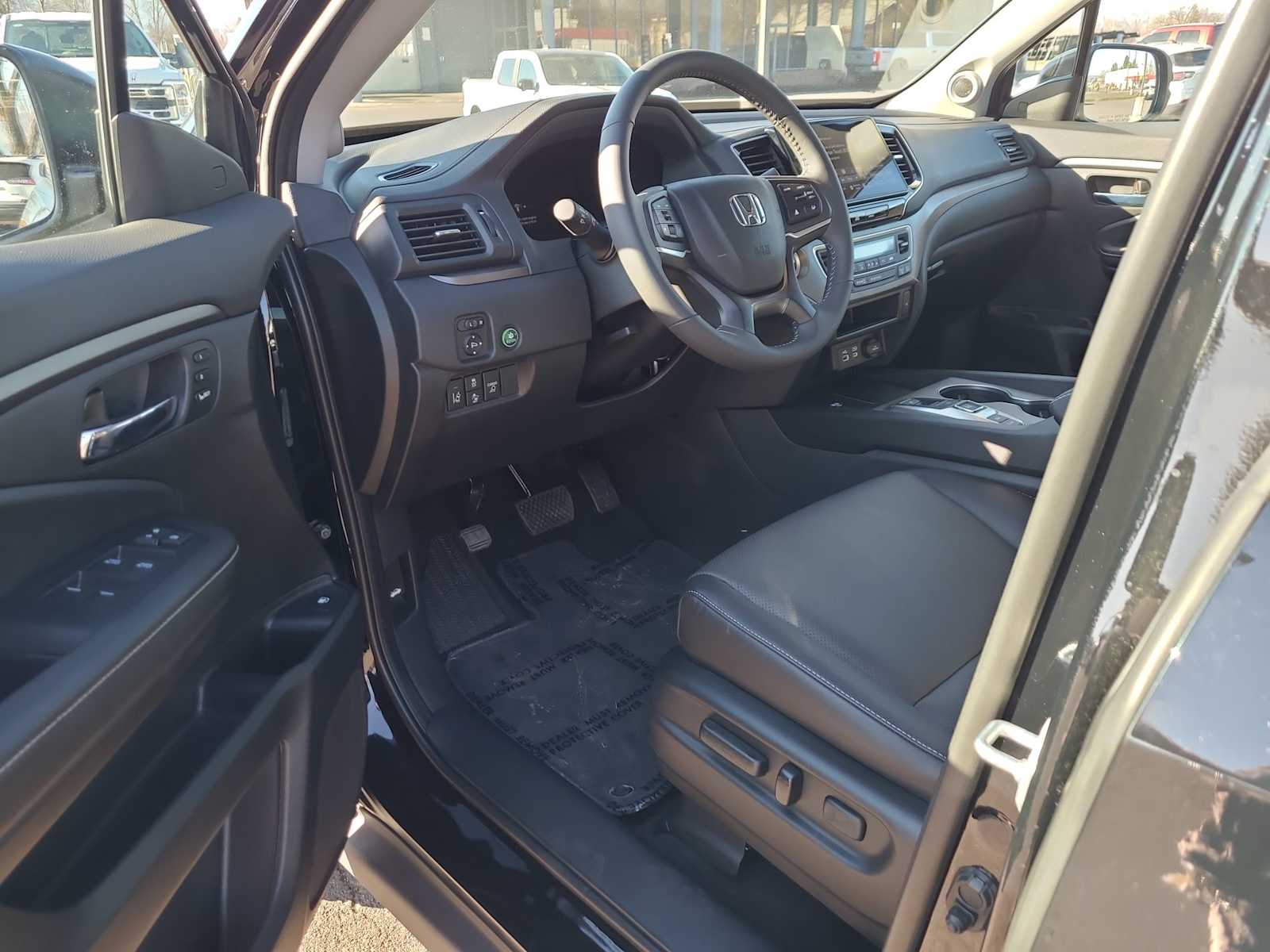 Thumbnail: 2025 Honda Ridgeline - 10