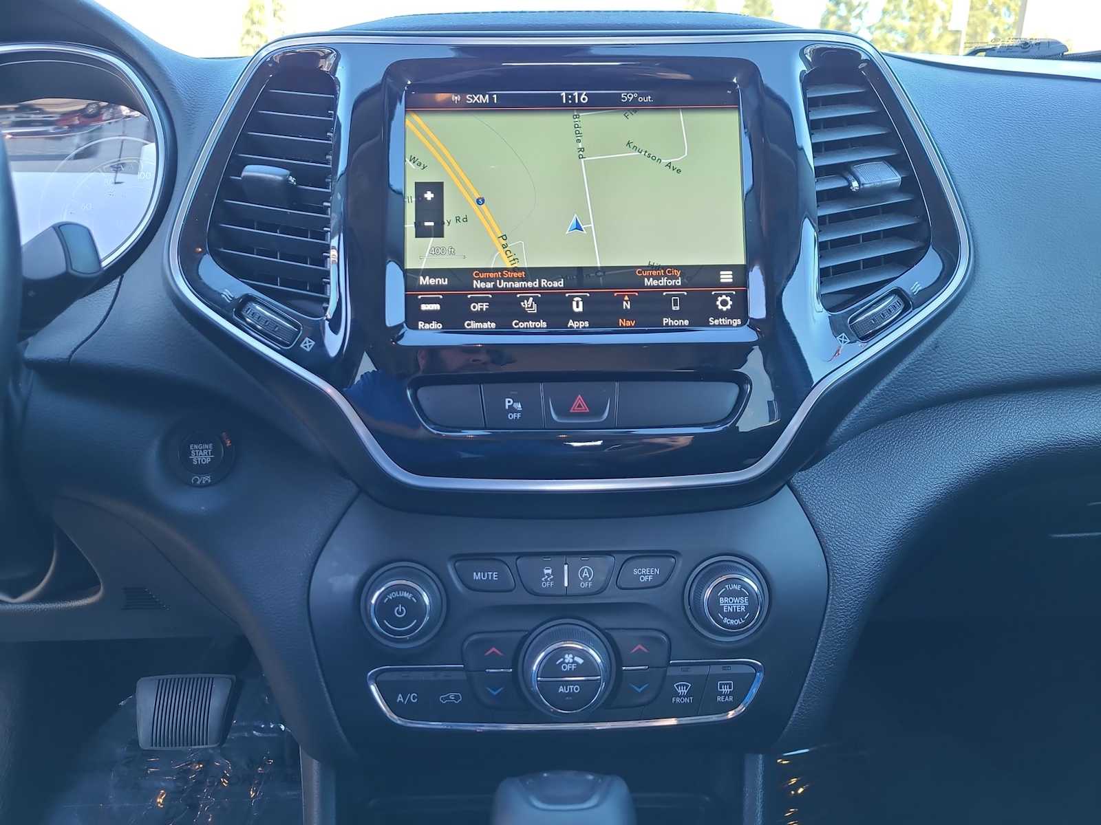 Thumbnail: 2019 Jeep Cherokee - 24