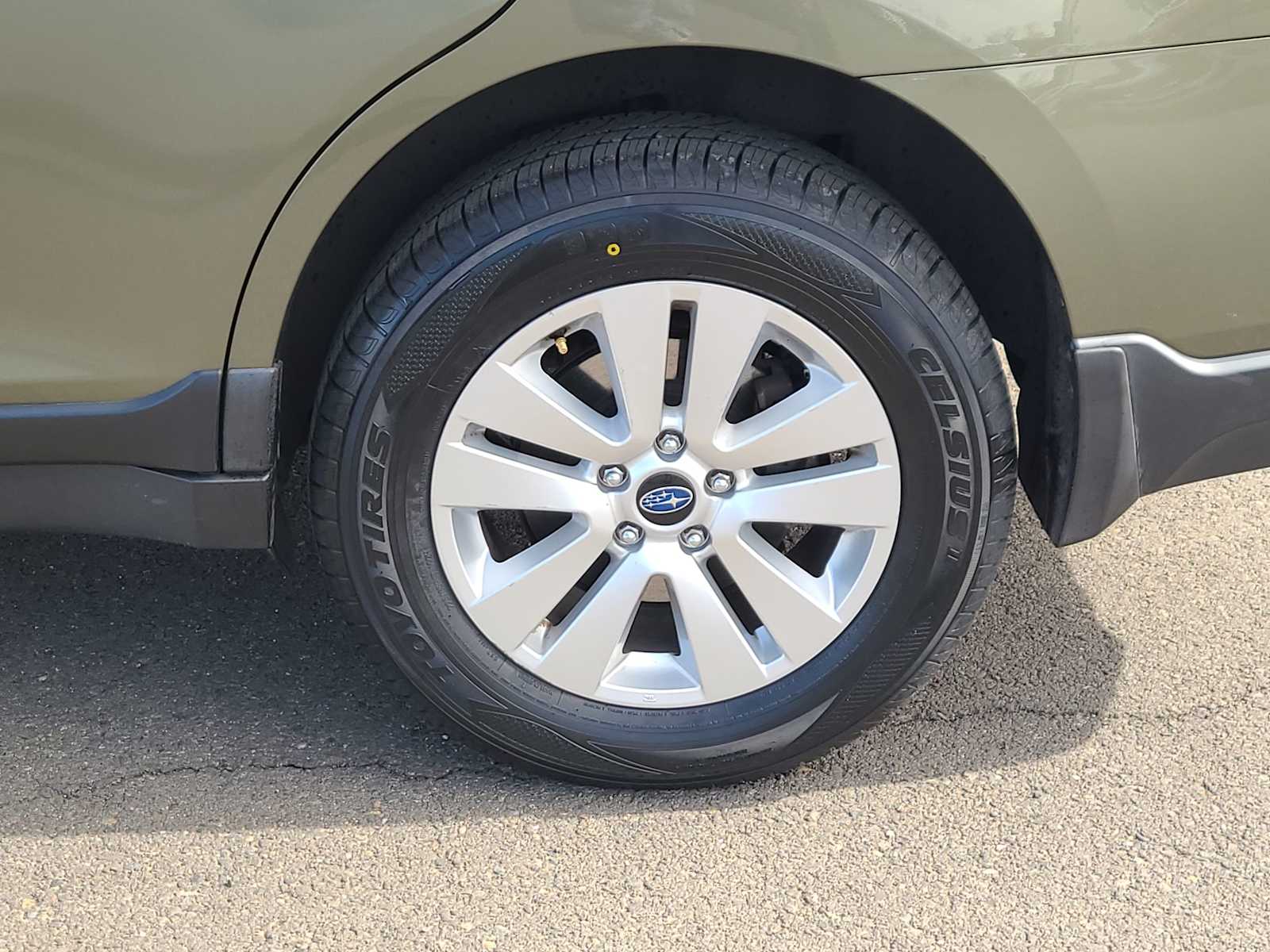 Thumbnail: 2015 Subaru Outback - 16