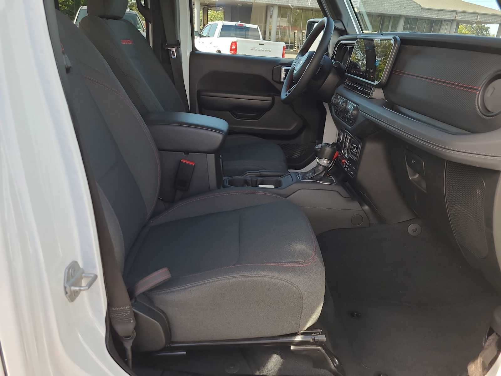 Thumbnail: 2024 Jeep Wrangler - 22