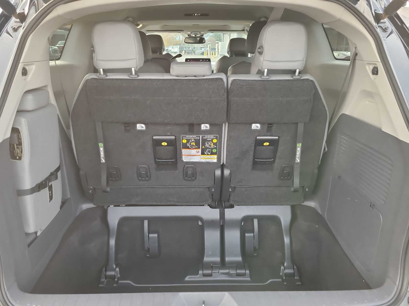 Thumbnail: 2024 Toyota Sienna - 27