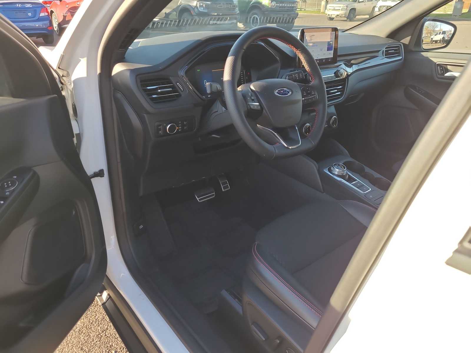 Thumbnail: 2023 Ford Escape - 10