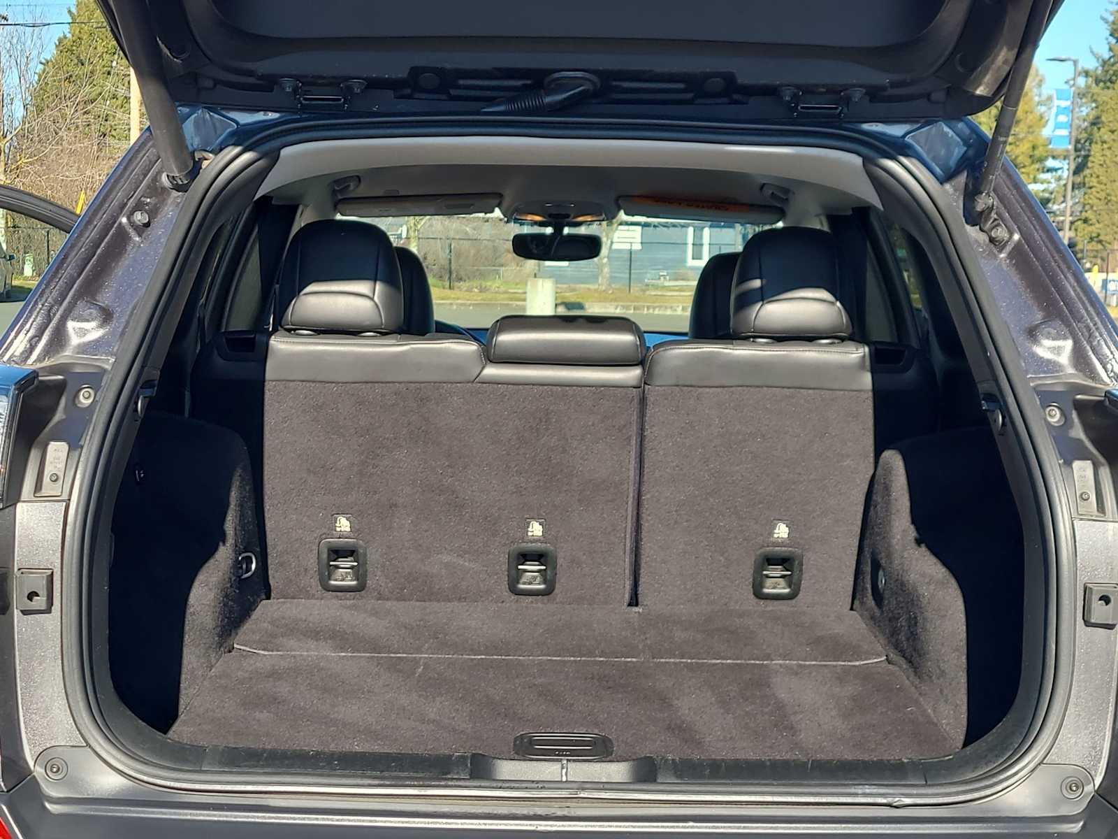 Thumbnail: 2019 Jeep Cherokee - 27