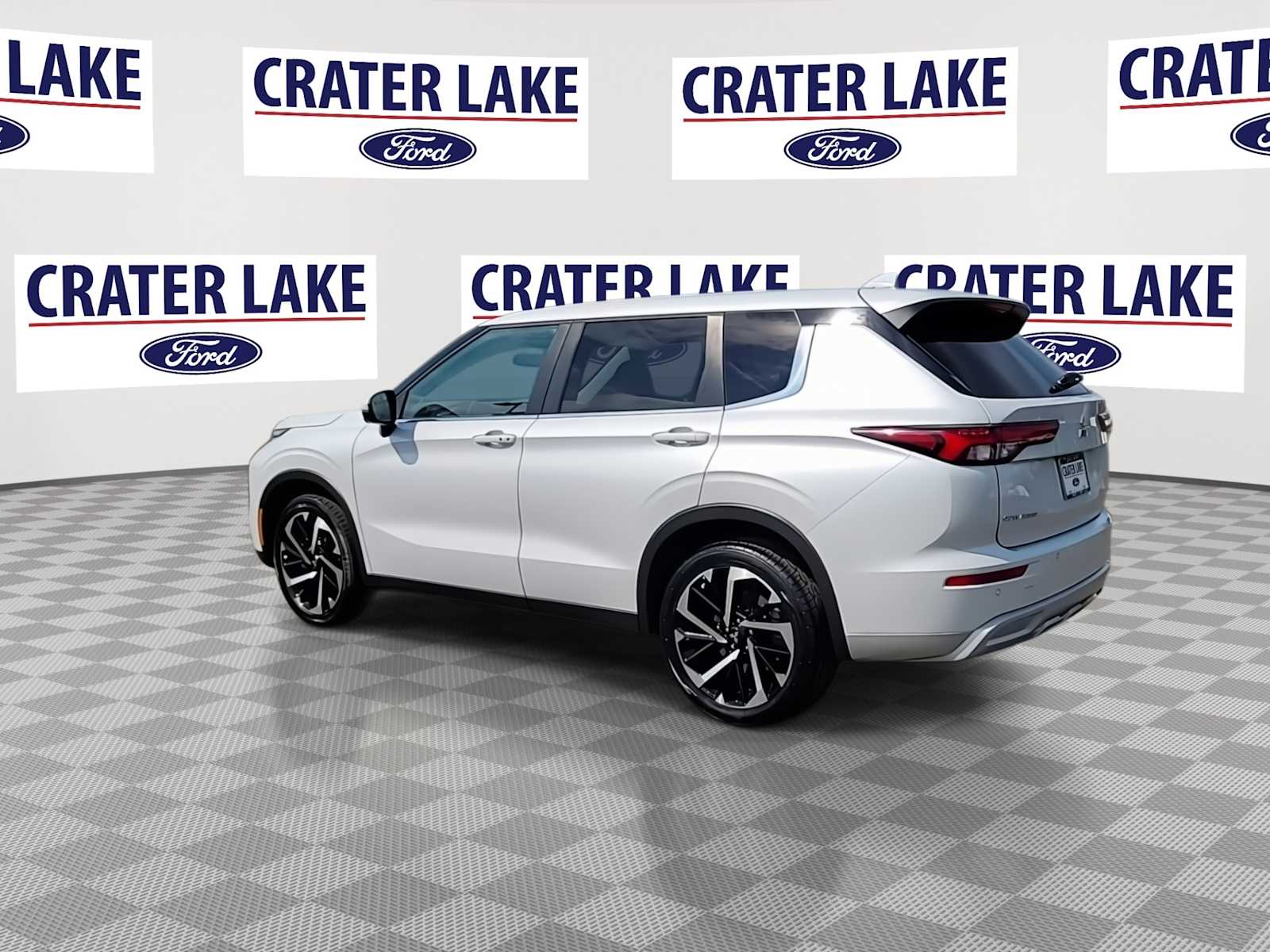 Thumbnail: 2024 Mitsubishi Outlander - 6