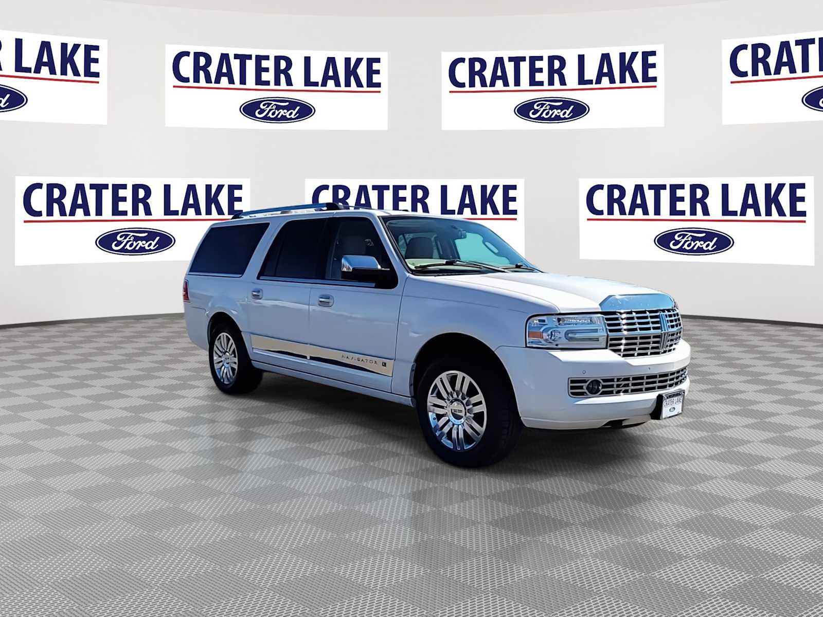 Thumbnail: 2011 Lincoln Navigator L - 2