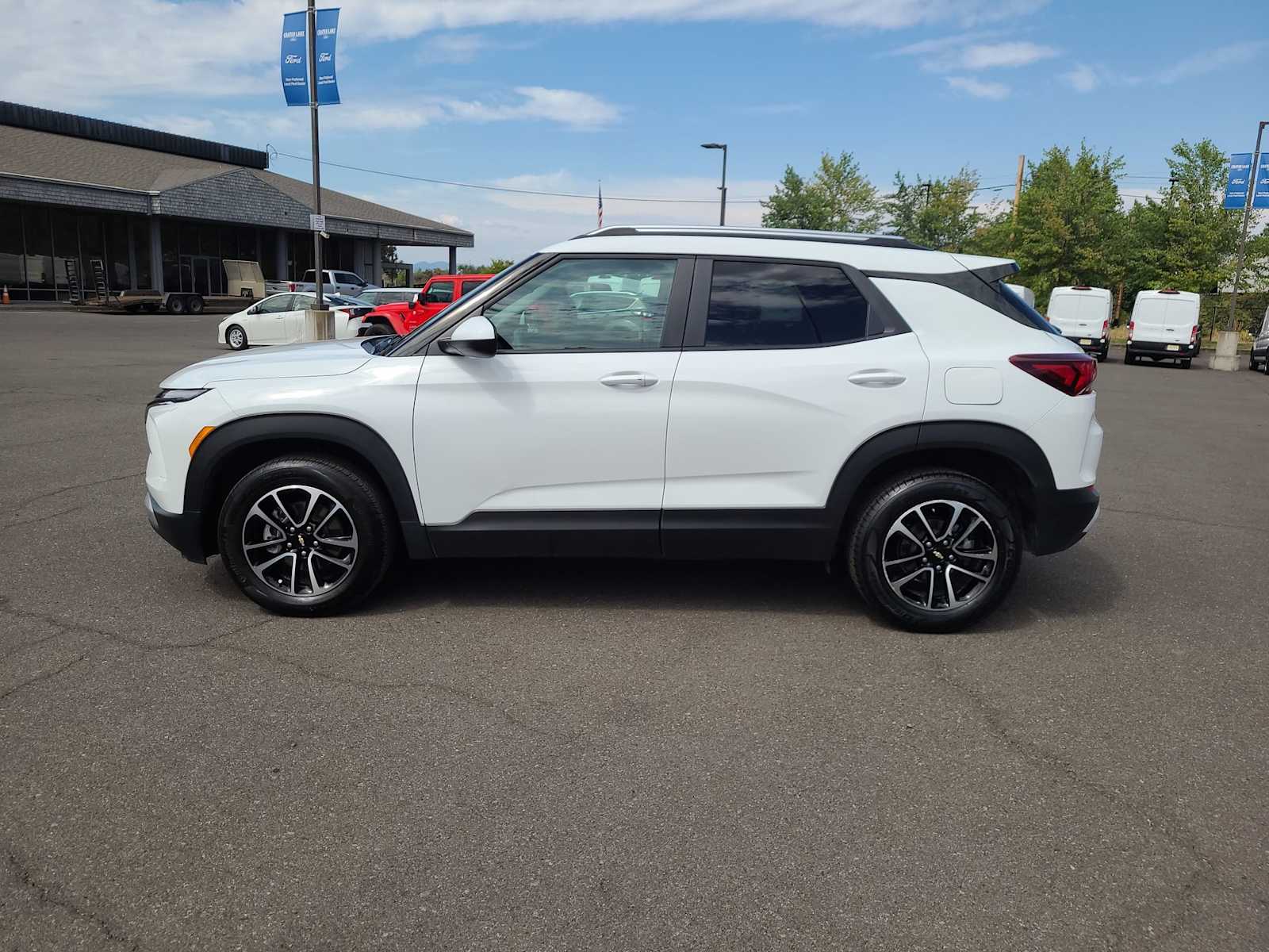 Thumbnail: 2025 Chevrolet TrailBlazer - 11