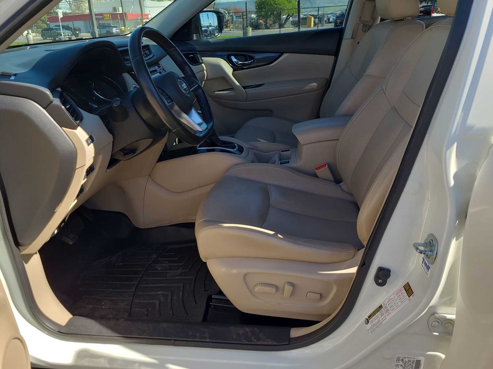 Thumbnail: 2017 Nissan Rogue - 19