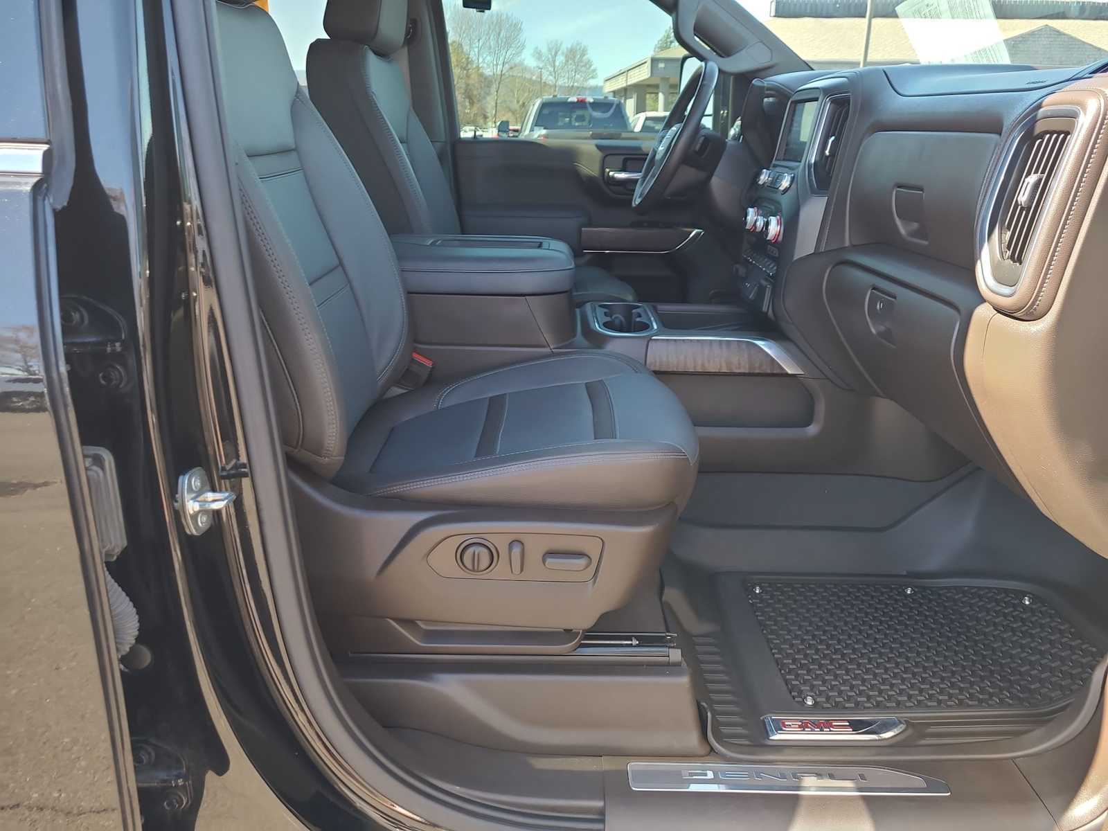 Thumbnail: 2022 GMC Sierra 2500 - 22